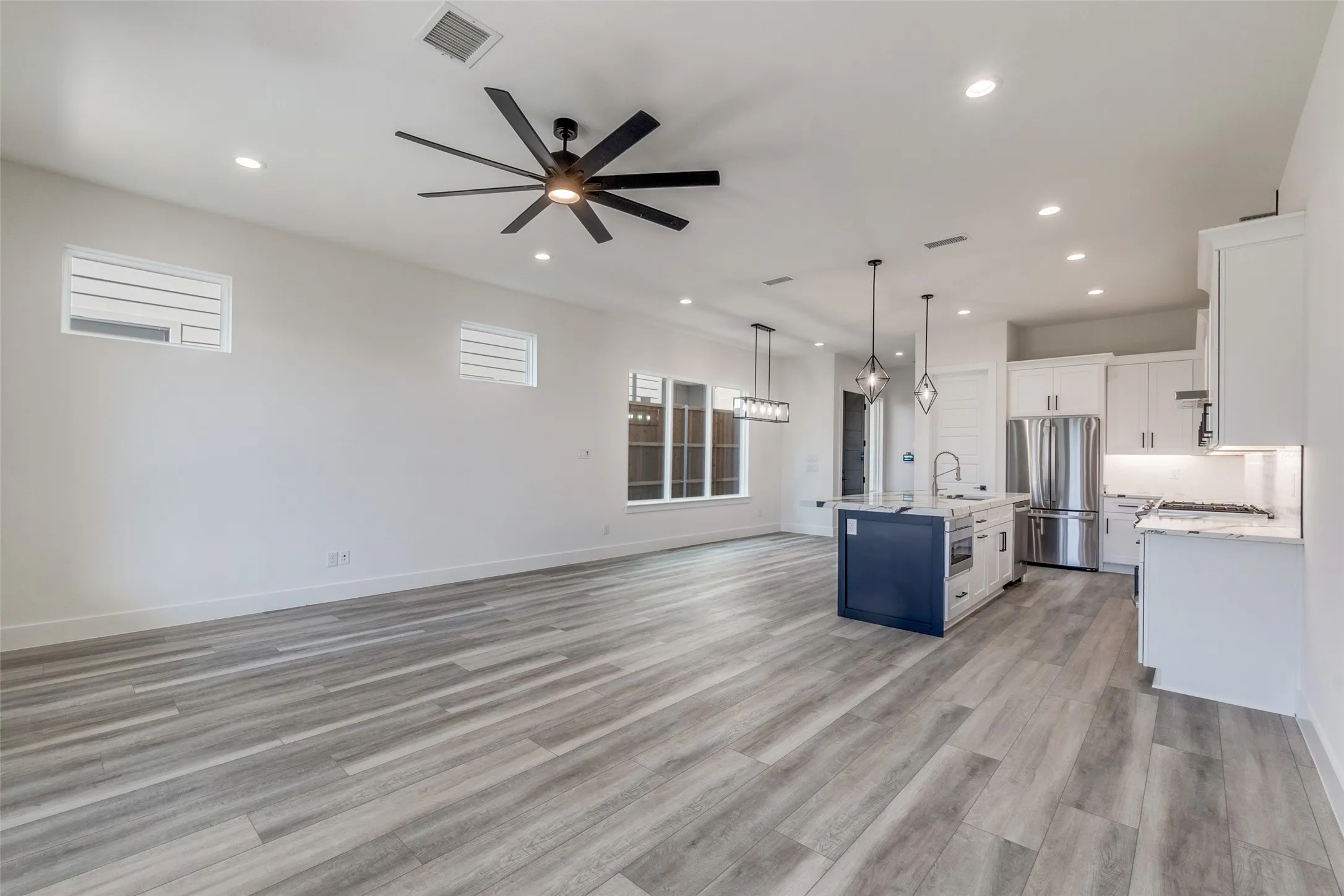 Single Family Residence For Rent in Dallas County , 7805 Denton Drive, Dallas, Texas 75235, 3 Bedroom, 3 Bathroom, 2 Garage spaces, 2,181 Sqft, built in 2023, mls#21364226, Real Estate Agent in Dallas, Homes For Rent in Dallas county, Homes For Rent in Dallas, Realtor in Dallas Texas, Real Estate Brokerage Independent Realty Texas, Luminita Cordes Realtor