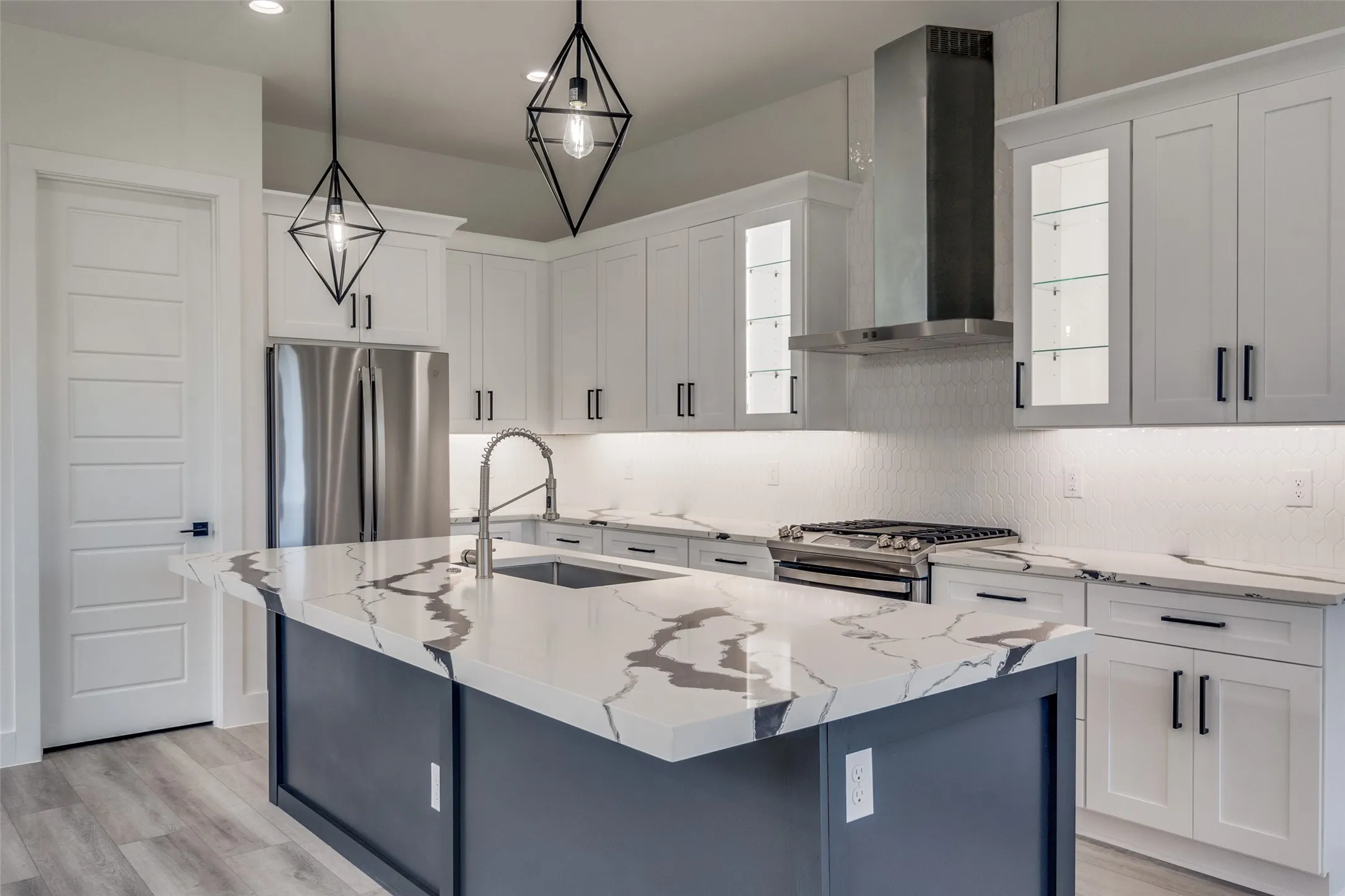 Single Family Residence For Rent in Dallas County , 7805 Denton Drive, Dallas, Texas 75235, 3 Bedroom, 3 Bathroom, 2 Garage spaces, 2,181 Sqft, built in 2023, mls#21364226, Real Estate Agent in Dallas, Homes For Rent in Dallas county, Homes For Rent in Dallas, Realtor in Dallas Texas, Real Estate Brokerage Independent Realty Texas, Luminita Cordes Realtor