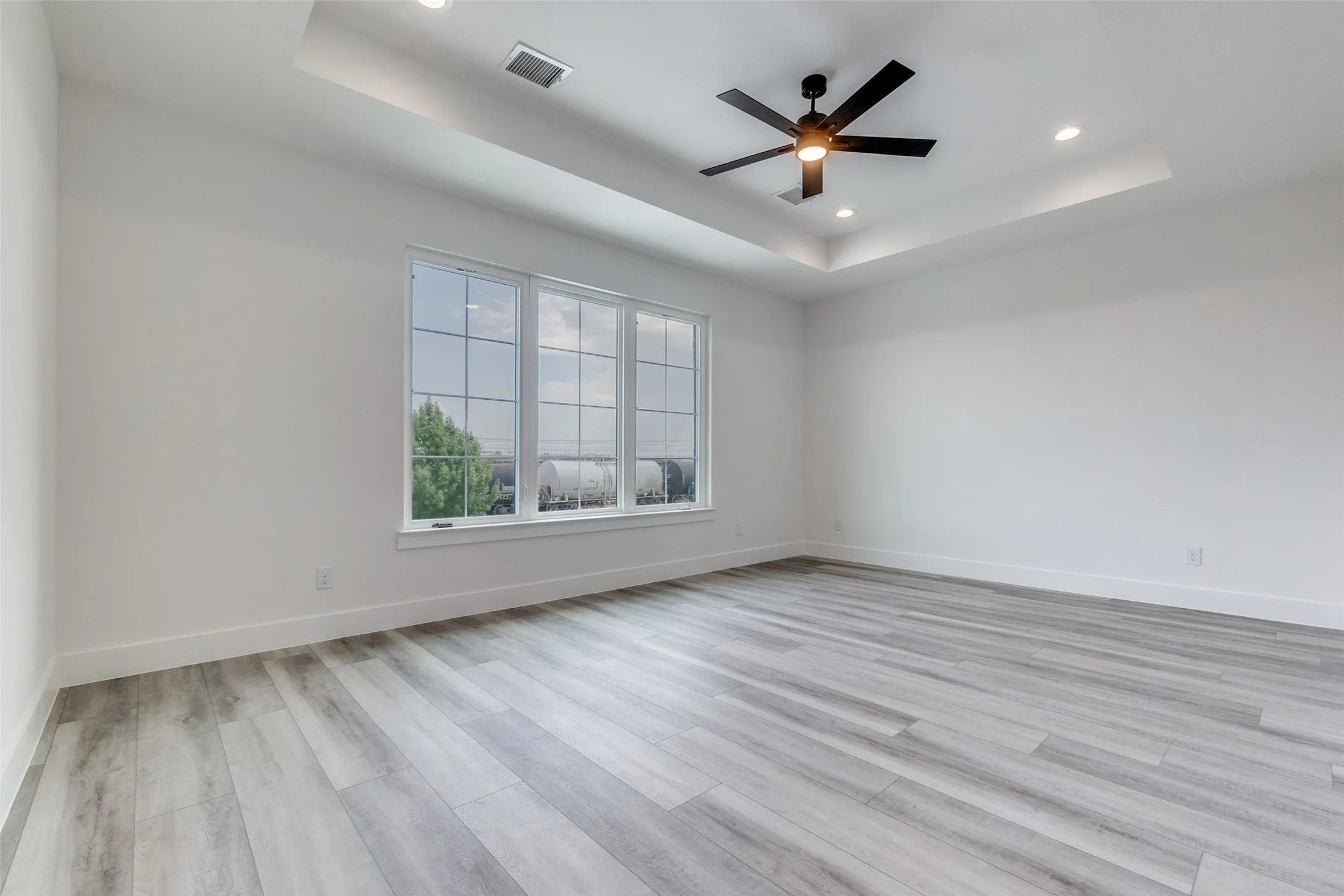 Single Family Residence For Rent in Dallas County , 7805 Denton Drive, Dallas, Texas 75235, 3 Bedroom, 3 Bathroom, 2 Garage spaces, 2,181 Sqft, built in 2023, mls#21364226, Real Estate Agent in Dallas, Homes For Rent in Dallas county, Homes For Rent in Dallas, Realtor in Dallas Texas, Real Estate Brokerage Independent Realty Texas, Luminita Cordes Realtor