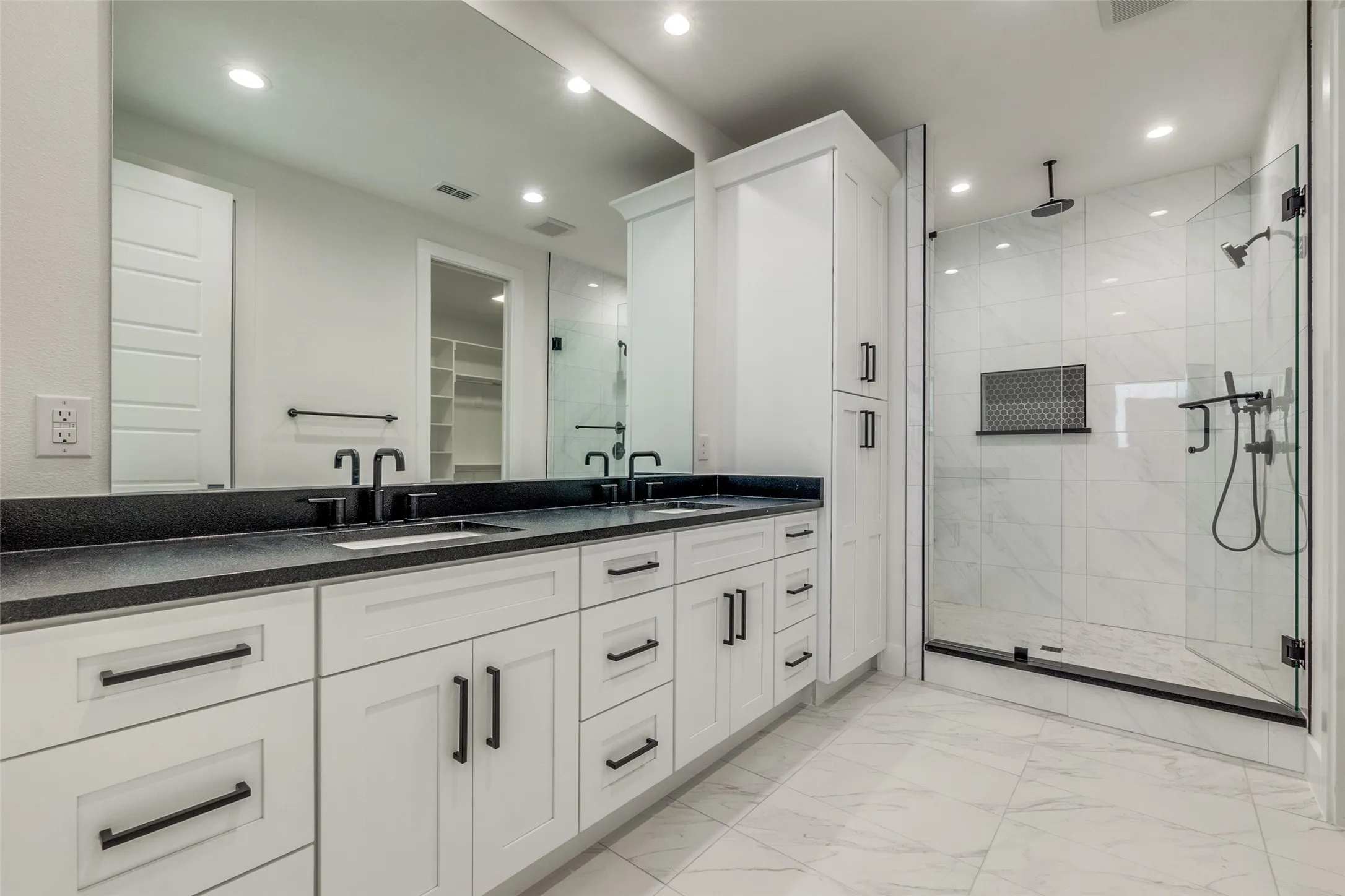 Single Family Residence For Rent in Dallas County , 7805 Denton Drive, Dallas, Texas 75235, 3 Bedroom, 3 Bathroom, 2 Garage spaces, 2,181 Sqft, built in 2023, mls#21364226, Real Estate Agent in Dallas, Homes For Rent in Dallas county, Homes For Rent in Dallas, Realtor in Dallas Texas, Real Estate Brokerage Independent Realty Texas, Luminita Cordes Realtor