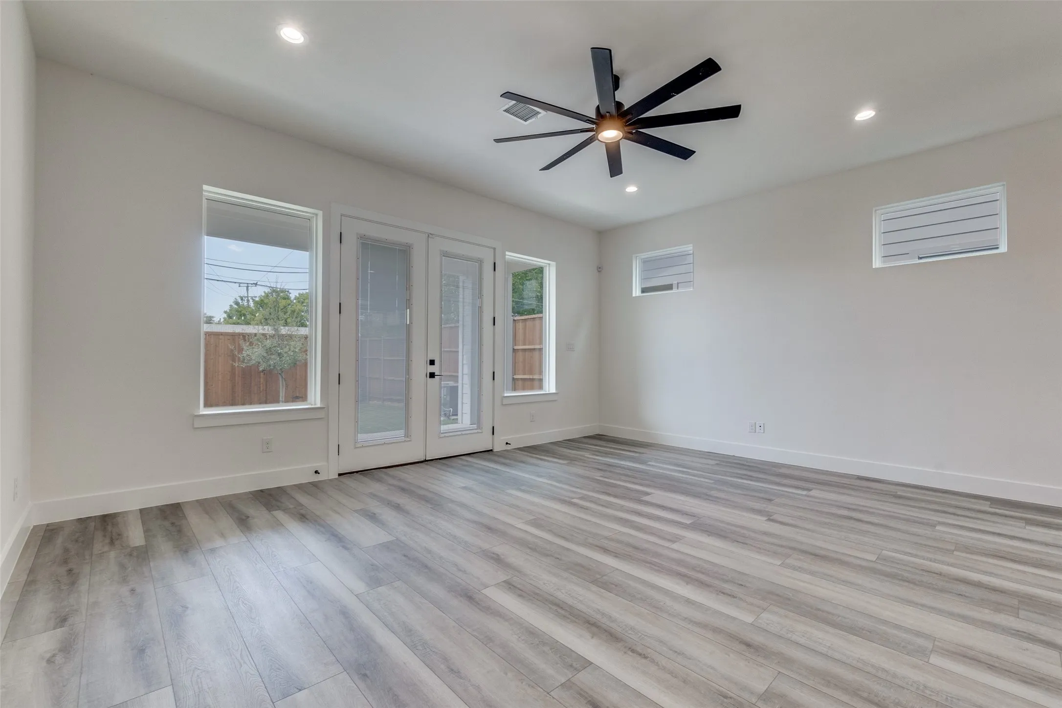 Single Family Residence For Rent in Dallas County , 7805 Denton Drive, Dallas, Texas 75235, 3 Bedroom, 3 Bathroom, 2 Garage spaces, 2,181 Sqft, built in 2023, mls#21364226, Real Estate Agent in Dallas, Homes For Rent in Dallas county, Homes For Rent in Dallas, Realtor in Dallas Texas, Real Estate Brokerage Independent Realty Texas, Luminita Cordes Realtor
