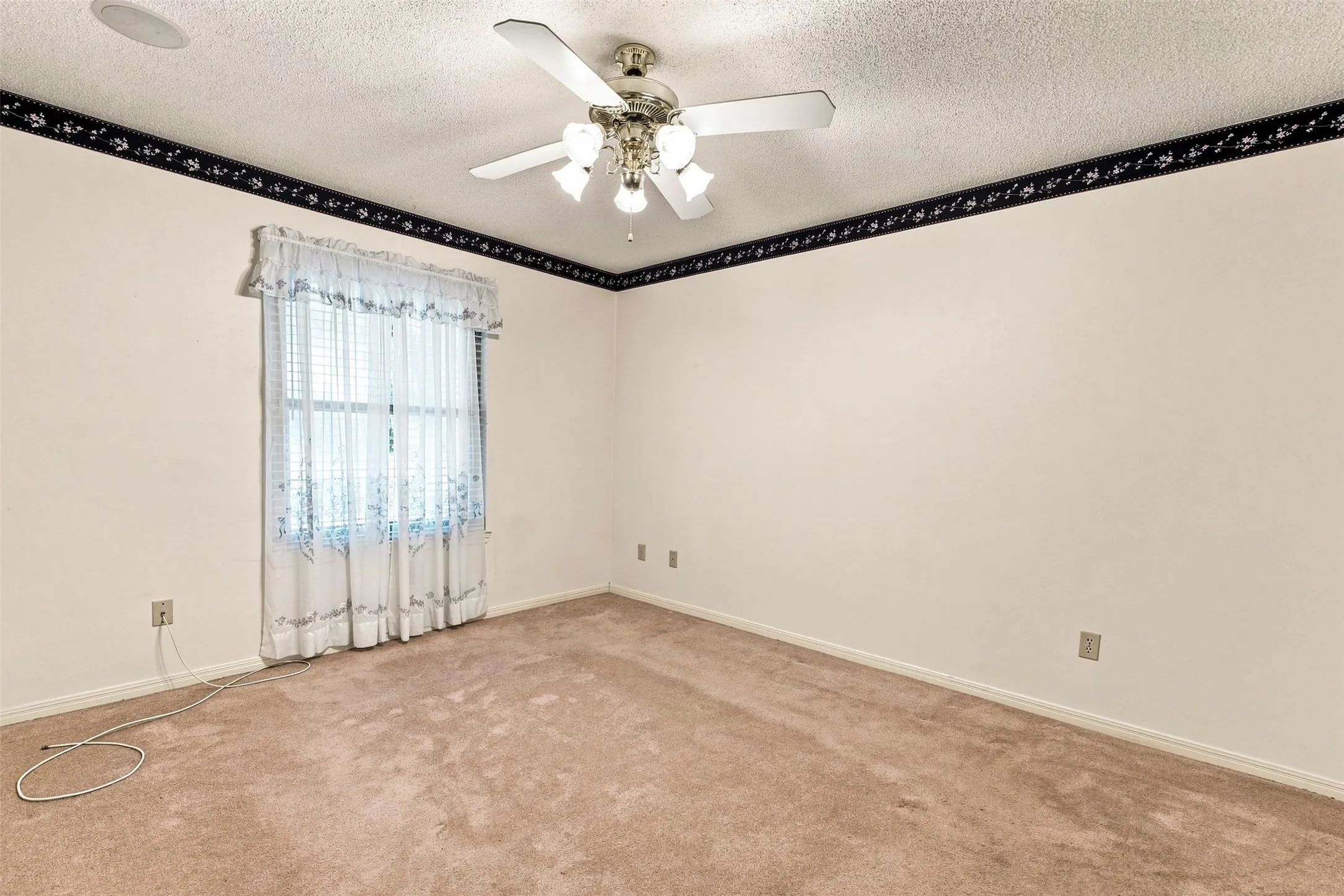 Single Family Residence For Sale in Mc Lennan County , 342 Oak Drive, Waco, Texas 76705, 3 Bedroom, 2 Bathroom, 2 Garage spaces, 1,492 Sqft, built in 1991, mls#21361966, Real Estate Agent in Waco, Homes For Sale in Mc Lennan county, Homes For Sale in Waco, Realtor in Waco Texas, Real Estate Brokerage Independent Realty Texas, Luminita Cordes Realtor