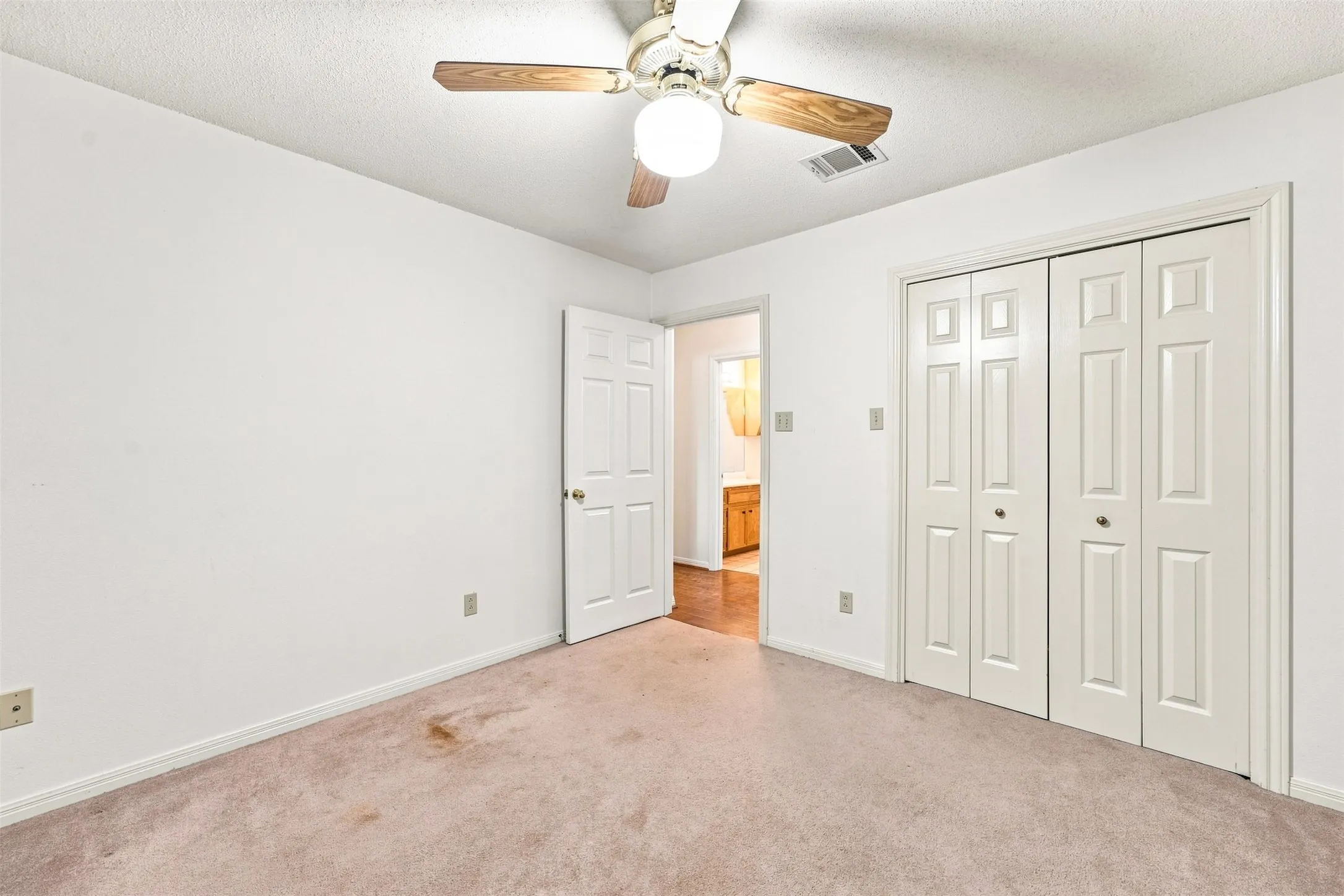 Single Family Residence For Sale in Mc Lennan County , 342 Oak Drive, Waco, Texas 76705, 3 Bedroom, 2 Bathroom, 2 Garage spaces, 1,492 Sqft, built in 1991, mls#21361966, Real Estate Agent in Waco, Homes For Sale in Mc Lennan county, Homes For Sale in Waco, Realtor in Waco Texas, Real Estate Brokerage Independent Realty Texas, Luminita Cordes Realtor