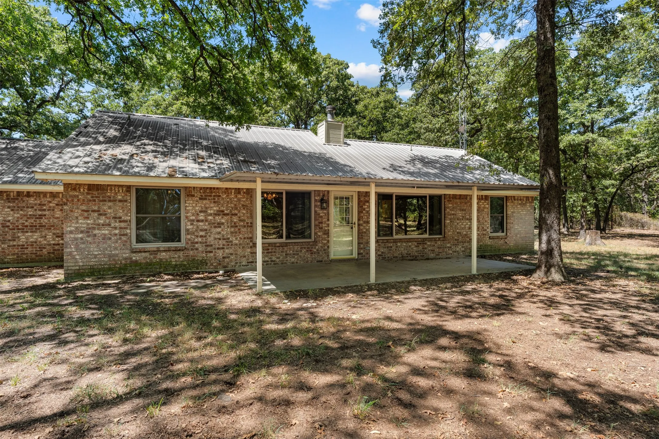 Single Family Residence For Sale in Mc Lennan County , 342 Oak Drive, Waco, Texas 76705, 3 Bedroom, 2 Bathroom, 2 Garage spaces, 1,492 Sqft, built in 1991, mls#21361966, Real Estate Agent in Waco, Homes For Sale in Mc Lennan county, Homes For Sale in Waco, Realtor in Waco Texas, Real Estate Brokerage Independent Realty Texas, Luminita Cordes Realtor