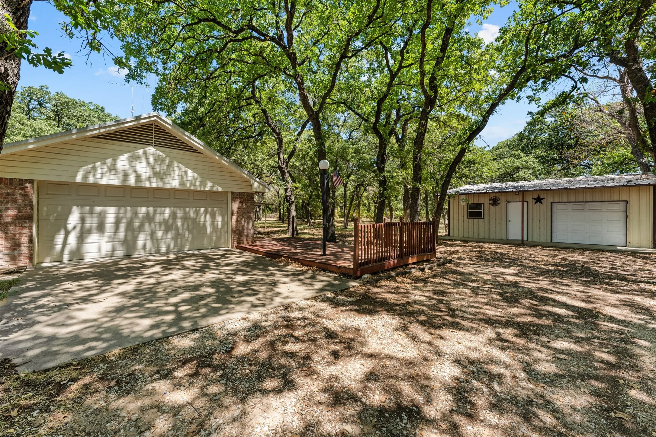 Single Family Residence For Sale in Mc Lennan County , 342 Oak Drive, Waco, Texas 76705, 3 Bedroom, 2 Bathroom, 2 Garage spaces, 1,492 Sqft, built in 1991, mls#21361966, Real Estate Agent in Waco, Homes For Sale in Mc Lennan county, Homes For Sale in Waco, Realtor in Waco Texas, Real Estate Brokerage Independent Realty Texas, Luminita Cordes Realtor