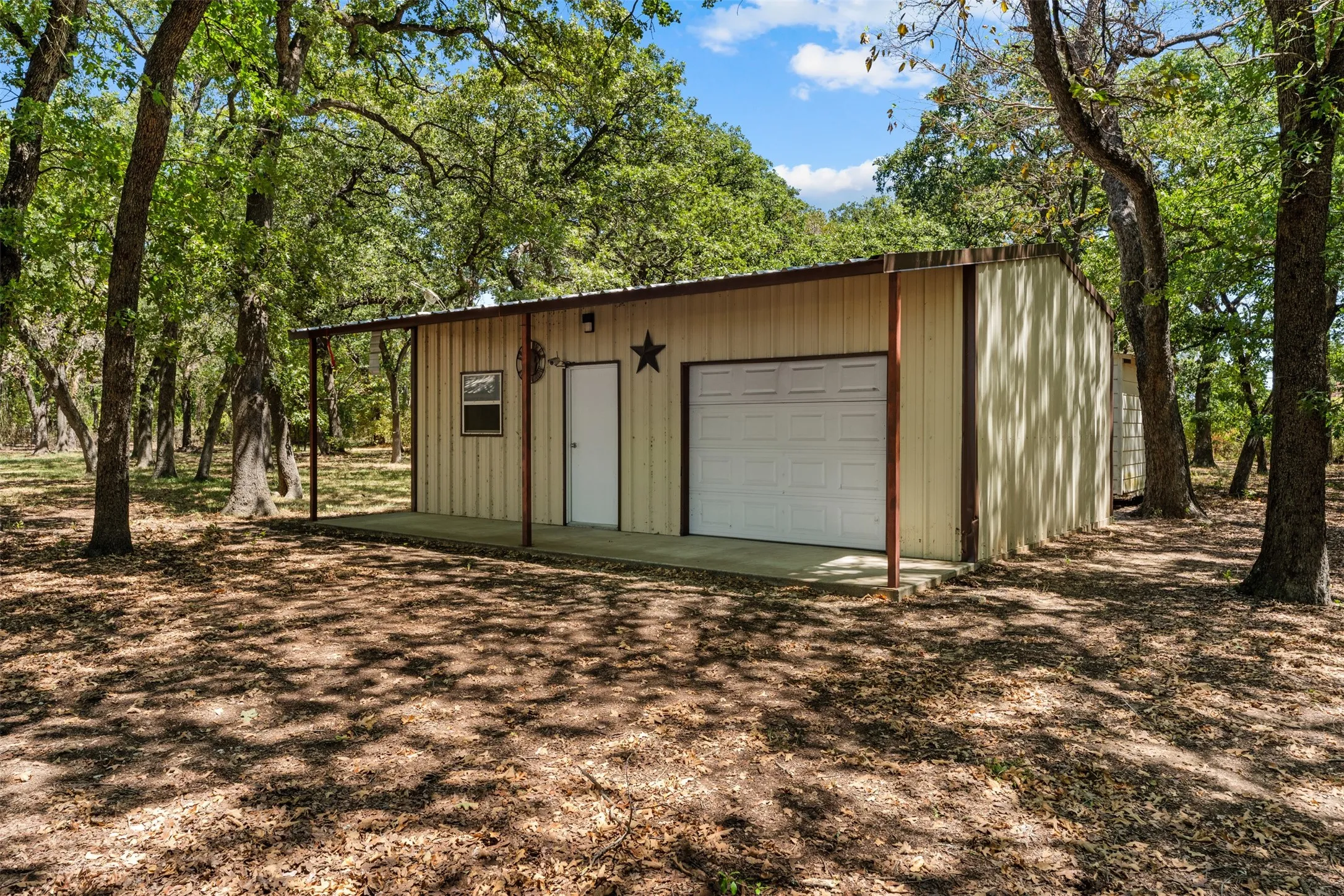 Single Family Residence For Sale in Mc Lennan County , 342 Oak Drive, Waco, Texas 76705, 3 Bedroom, 2 Bathroom, 2 Garage spaces, 1,492 Sqft, built in 1991, mls#21361966, Real Estate Agent in Waco, Homes For Sale in Mc Lennan county, Homes For Sale in Waco, Realtor in Waco Texas, Real Estate Brokerage Independent Realty Texas, Luminita Cordes Realtor