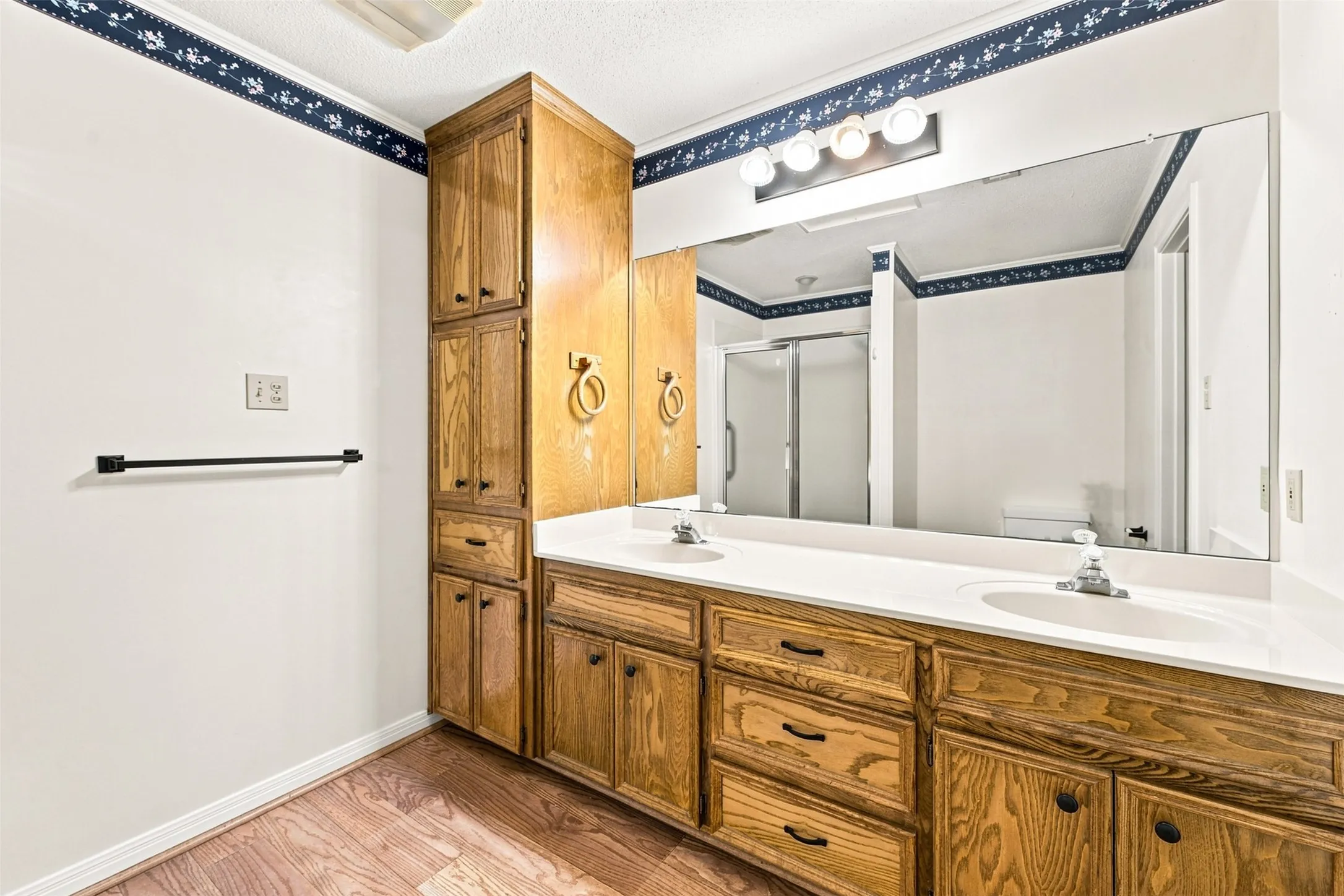 Single Family Residence For Sale in Mc Lennan County , 342 Oak Drive, Waco, Texas 76705, 3 Bedroom, 2 Bathroom, 2 Garage spaces, 1,492 Sqft, built in 1991, mls#21361966, Real Estate Agent in Waco, Homes For Sale in Mc Lennan county, Homes For Sale in Waco, Realtor in Waco Texas, Real Estate Brokerage Independent Realty Texas, Luminita Cordes Realtor