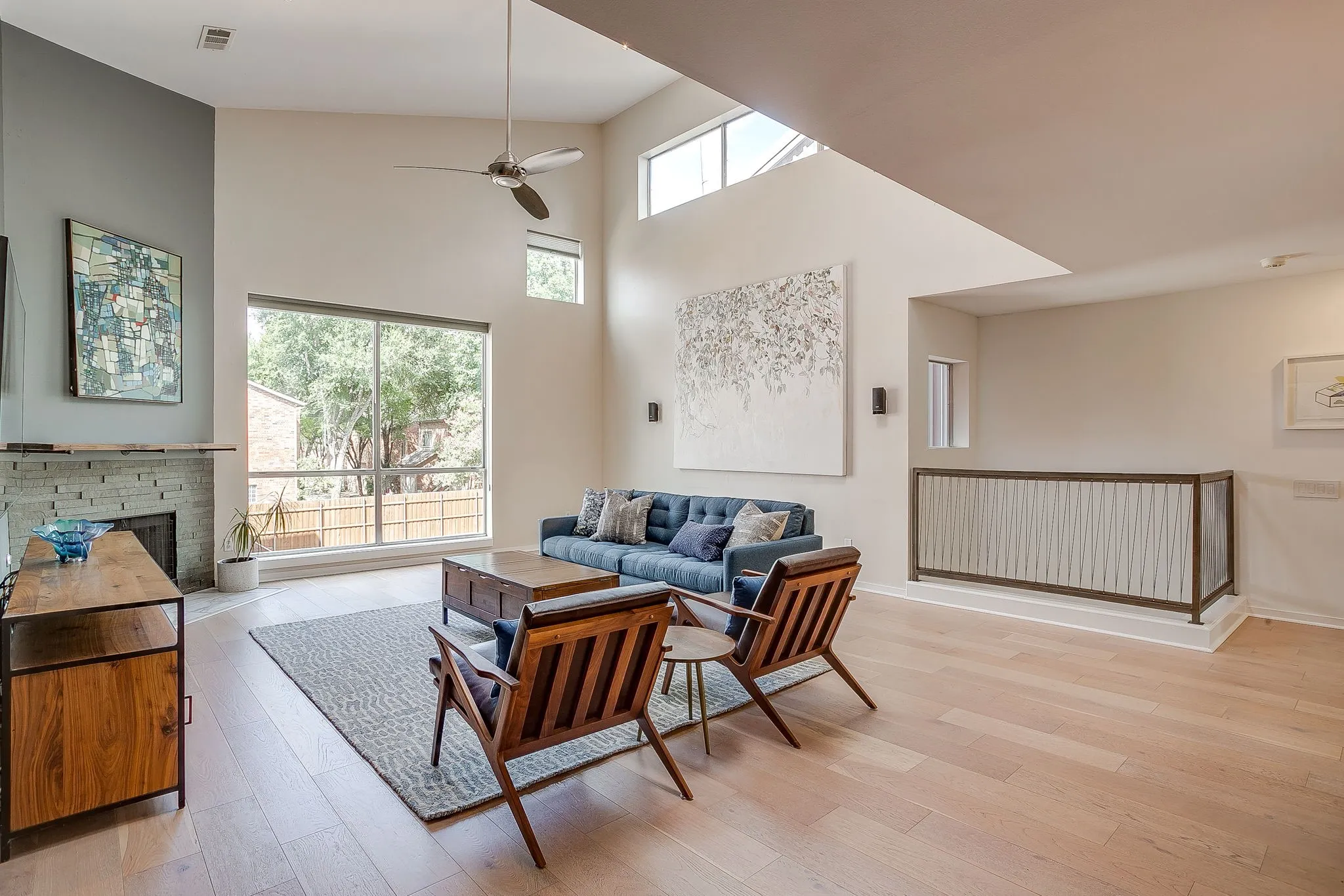 Townhouse For Sale in Dallas County , 1429 Caddo Street F, Dallas, Texas 75204, 2 Bedroom, 2 Bathroom, 2 Garage spaces, 1,974 Sqft, built in 2004, mls#21363988, Real Estate Agent in Dallas, Homes For Sale in Dallas county, Homes For Sale in Dallas, Realtor in Dallas Texas, Real Estate Brokerage Independent Realty Texas, Luminita Cordes Realtor