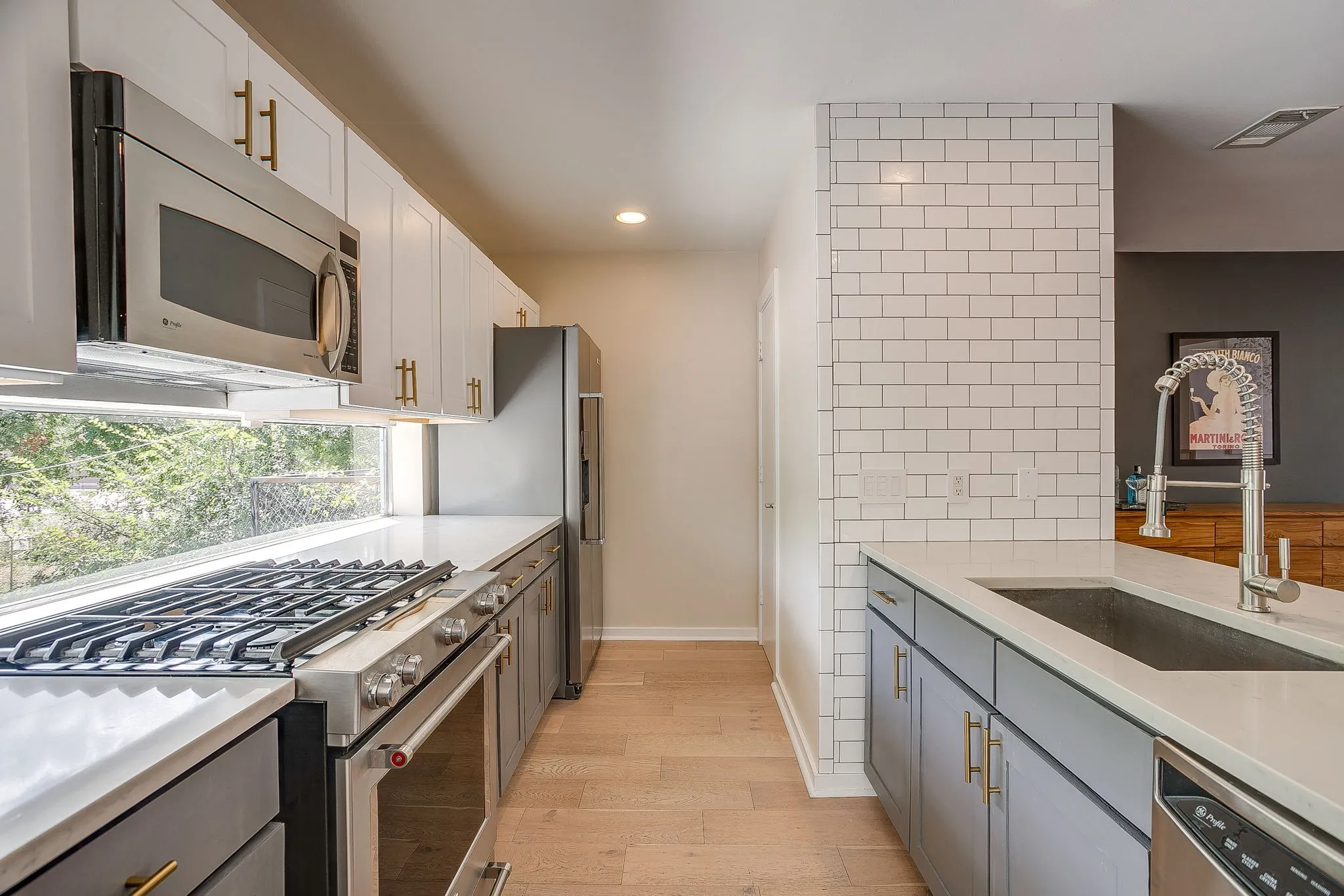 Townhouse For Sale in Dallas County , 1429 Caddo Street F, Dallas, Texas 75204, 2 Bedroom, 2 Bathroom, 2 Garage spaces, 1,974 Sqft, built in 2004, mls#21363988, Real Estate Agent in Dallas, Homes For Sale in Dallas county, Homes For Sale in Dallas, Realtor in Dallas Texas, Real Estate Brokerage Independent Realty Texas, Luminita Cordes Realtor