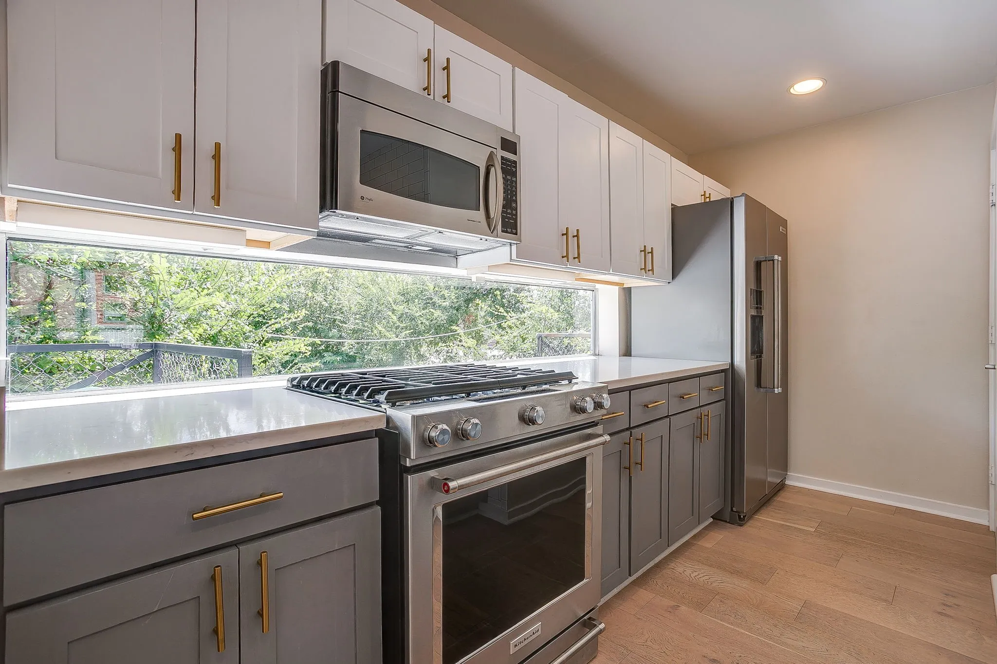 Townhouse For Sale in Dallas County , 1429 Caddo Street F, Dallas, Texas 75204, 2 Bedroom, 2 Bathroom, 2 Garage spaces, 1,974 Sqft, built in 2004, mls#21363988, Real Estate Agent in Dallas, Homes For Sale in Dallas county, Homes For Sale in Dallas, Realtor in Dallas Texas, Real Estate Brokerage Independent Realty Texas, Luminita Cordes Realtor