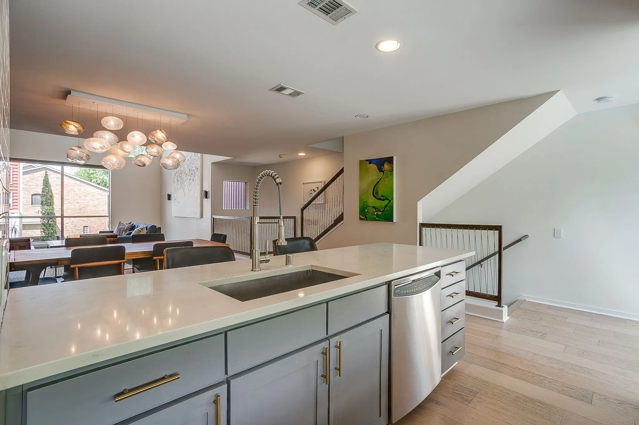 Townhouse For Sale in Dallas County , 1429 Caddo Street F, Dallas, Texas 75204, 2 Bedroom, 2 Bathroom, 2 Garage spaces, 1,974 Sqft, built in 2004, mls#21363988, Real Estate Agent in Dallas, Homes For Sale in Dallas county, Homes For Sale in Dallas, Realtor in Dallas Texas, Real Estate Brokerage Independent Realty Texas, Luminita Cordes Realtor