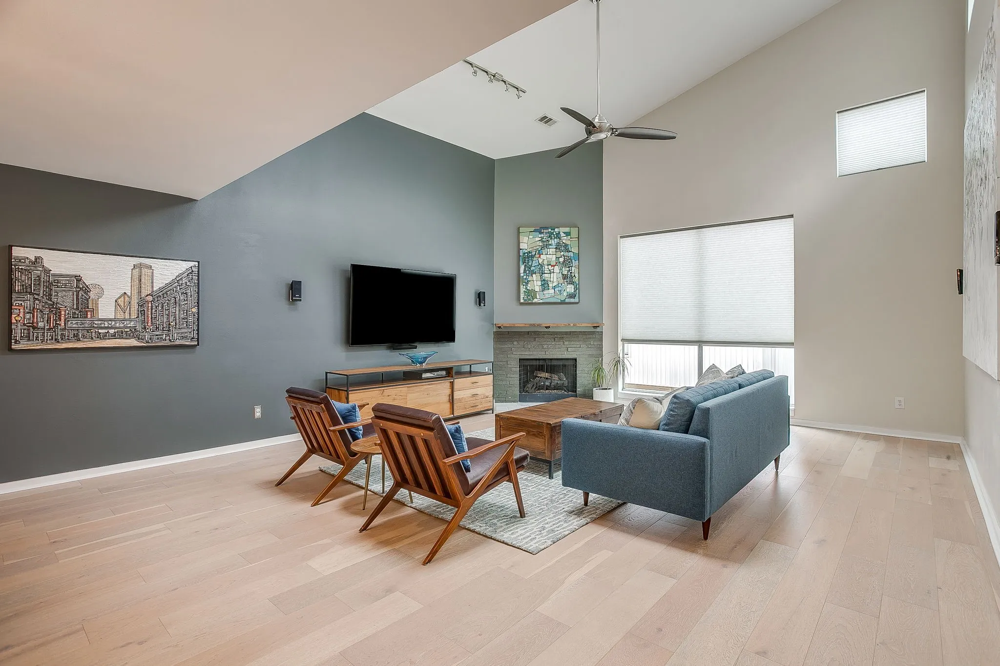 Townhouse For Sale in Dallas County , 1429 Caddo Street F, Dallas, Texas 75204, 2 Bedroom, 2 Bathroom, 2 Garage spaces, 1,974 Sqft, built in 2004, mls#21363988, Real Estate Agent in Dallas, Homes For Sale in Dallas county, Homes For Sale in Dallas, Realtor in Dallas Texas, Real Estate Brokerage Independent Realty Texas, Luminita Cordes Realtor