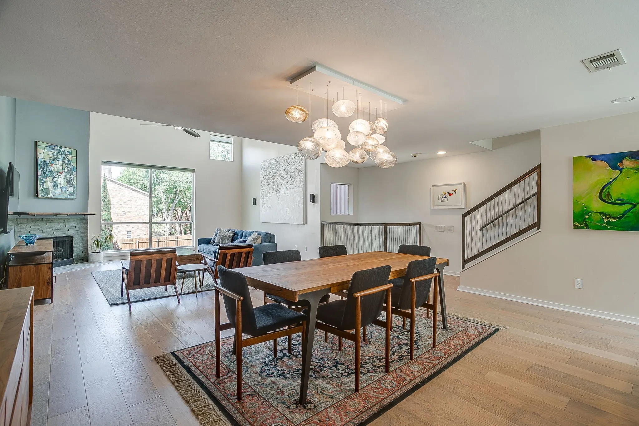 Townhouse For Sale in Dallas County , 1429 Caddo Street F, Dallas, Texas 75204, 2 Bedroom, 2 Bathroom, 2 Garage spaces, 1,974 Sqft, built in 2004, mls#21363988, Real Estate Agent in Dallas, Homes For Sale in Dallas county, Homes For Sale in Dallas, Realtor in Dallas Texas, Real Estate Brokerage Independent Realty Texas, Luminita Cordes Realtor