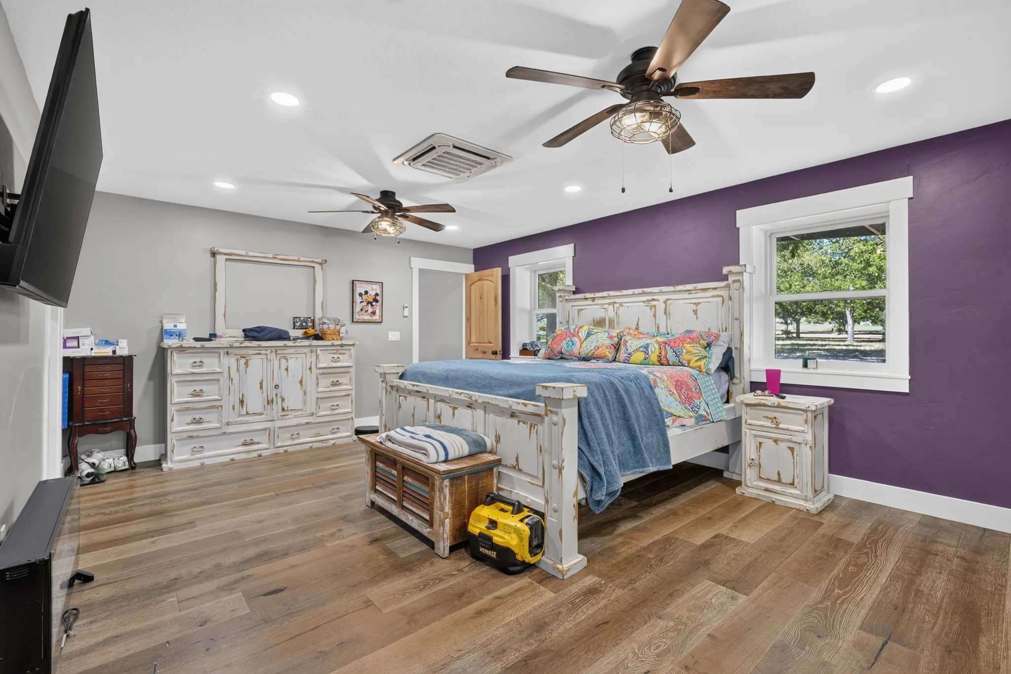 Farm For Sale in Comanche County , 5787 HWY 377/67 Highway, Comanche, Texas 76442, 4 Bedroom, 4 Bathroom, Garage spaces, 3,223 Sqft, built in 2021, Price $925,000, mls#21363905, Real Estate Agent in Comanche, Homes For Sale in Comanche county, Homes For Sale in Comanche, Realtor in Comanche Texas, Real Estate Brokerage Independent Realty Texas, Luminita Cordes Realtor