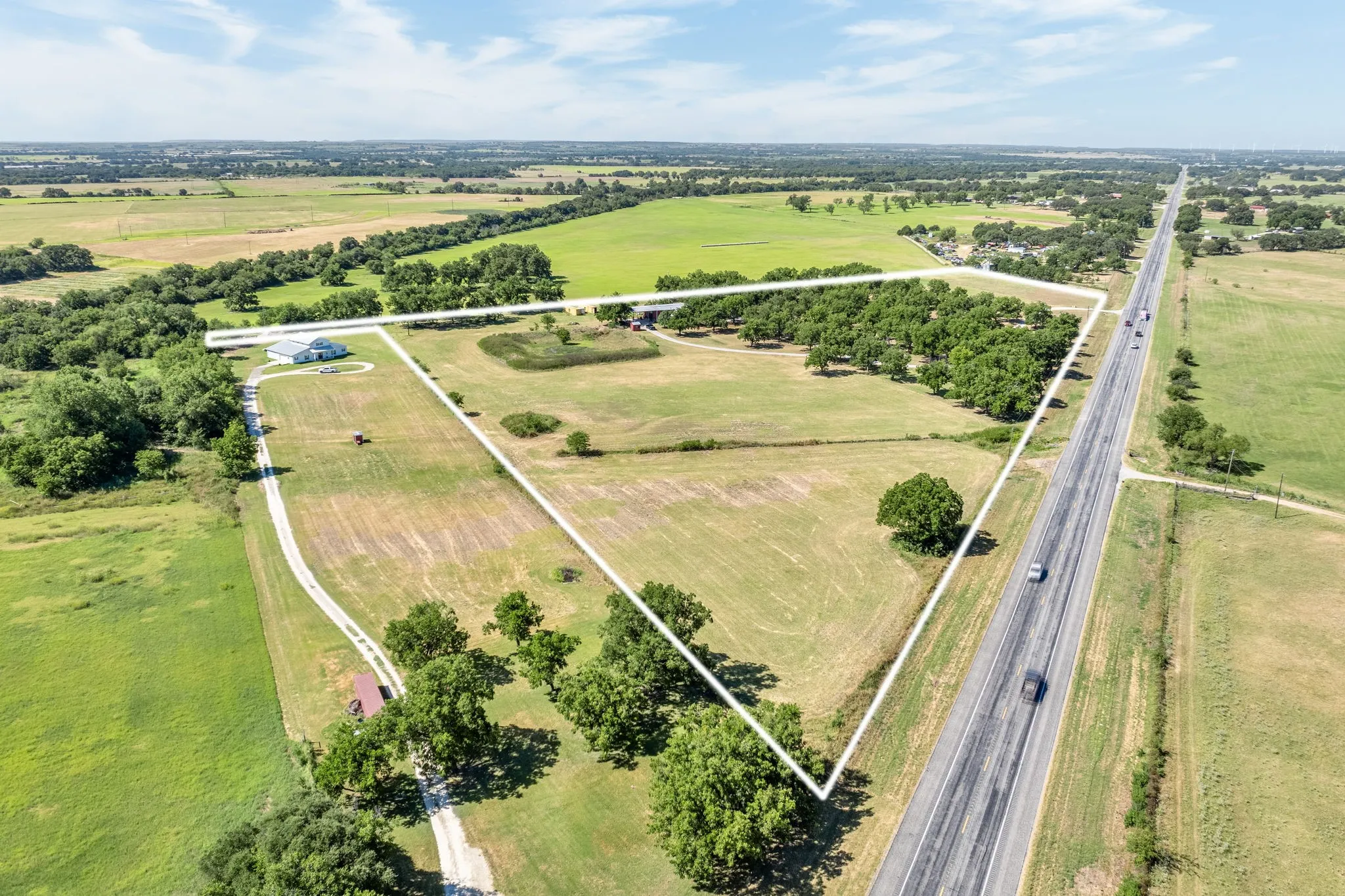 Farm For Sale in Comanche County , 5787 HWY 377/67 Highway, Comanche, Texas 76442, 4 Bedroom, 4 Bathroom, Garage spaces, 3,223 Sqft, built in 2021, Price $925,000, mls#21363905, Real Estate Agent in Comanche, Homes For Sale in Comanche county, Homes For Sale in Comanche, Realtor in Comanche Texas, Real Estate Brokerage Independent Realty Texas, Luminita Cordes Realtor