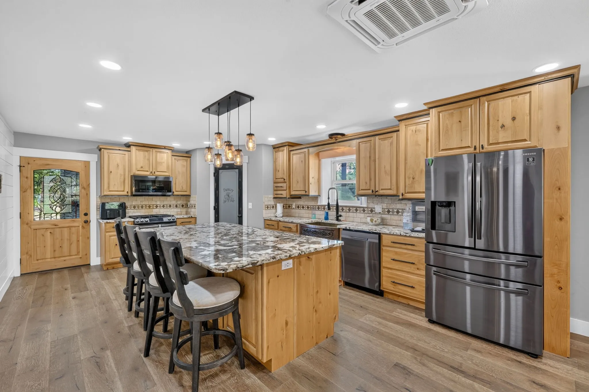 Farm For Sale in Comanche County , 5787 HWY 377/67 Highway, Comanche, Texas 76442, 4 Bedroom, 4 Bathroom, Garage spaces, 3,223 Sqft, built in 2021, Price $925,000, mls#21363905, Real Estate Agent in Comanche, Homes For Sale in Comanche county, Homes For Sale in Comanche, Realtor in Comanche Texas, Real Estate Brokerage Independent Realty Texas, Luminita Cordes Realtor