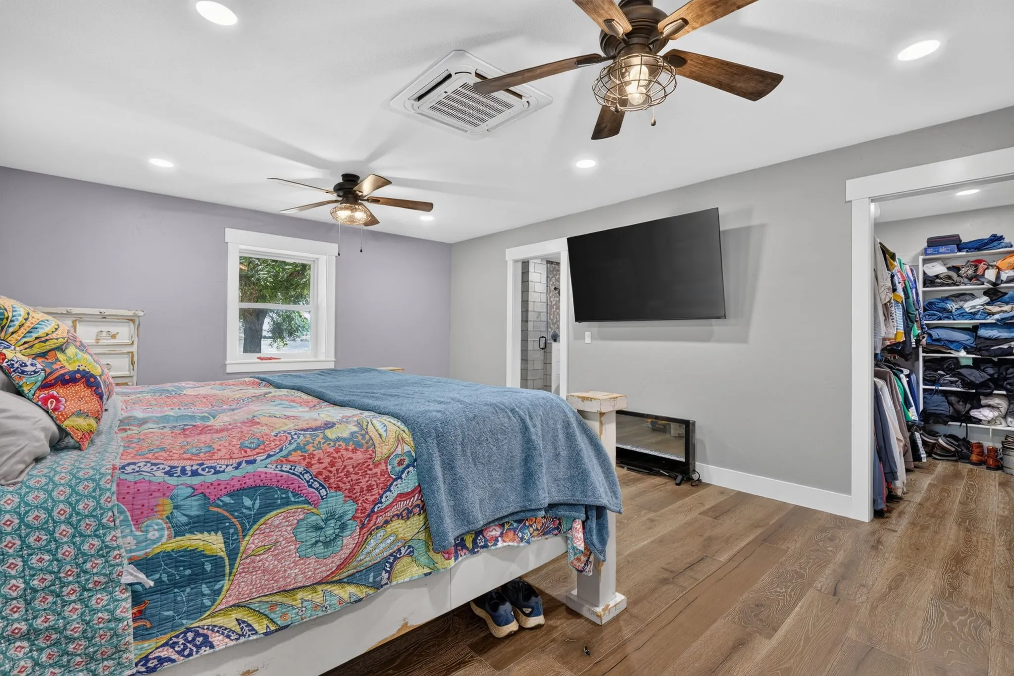 Farm For Sale in Comanche County , 5787 HWY 377/67 Highway, Comanche, Texas 76442, 4 Bedroom, 4 Bathroom, Garage spaces, 3,223 Sqft, built in 2021, Price $925,000, mls#21363905, Real Estate Agent in Comanche, Homes For Sale in Comanche county, Homes For Sale in Comanche, Realtor in Comanche Texas, Real Estate Brokerage Independent Realty Texas, Luminita Cordes Realtor