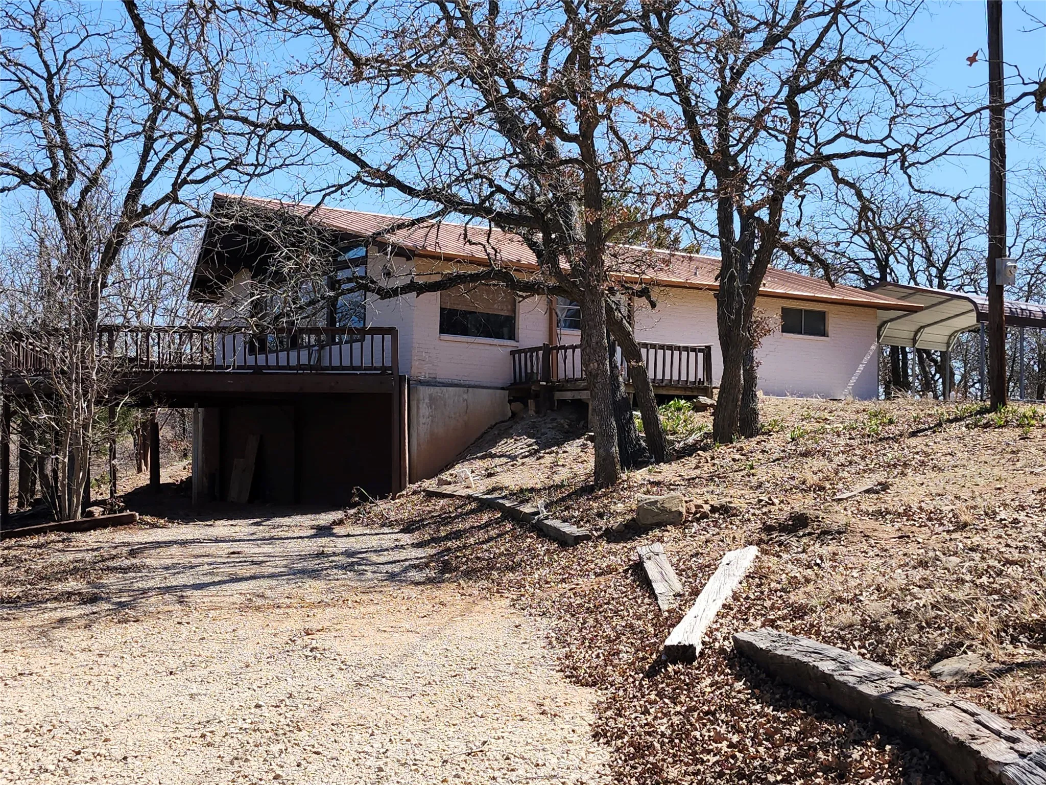 Single Family Residence For Sale in Montague County , 380 Nocona Drive, Nocona, Texas 76255, 3 Bedroom, 2 Bathroom, Garage spaces, 1,092 Sqft, built in 1977, Price $169,900, mls#21364050, Real Estate Agent in Nocona, Homes For Sale in Montague county, Homes For Sale in Nocona, Realtor in Nocona Texas, Real Estate Brokerage Independent Realty Texas, Luminita Cordes Realtor