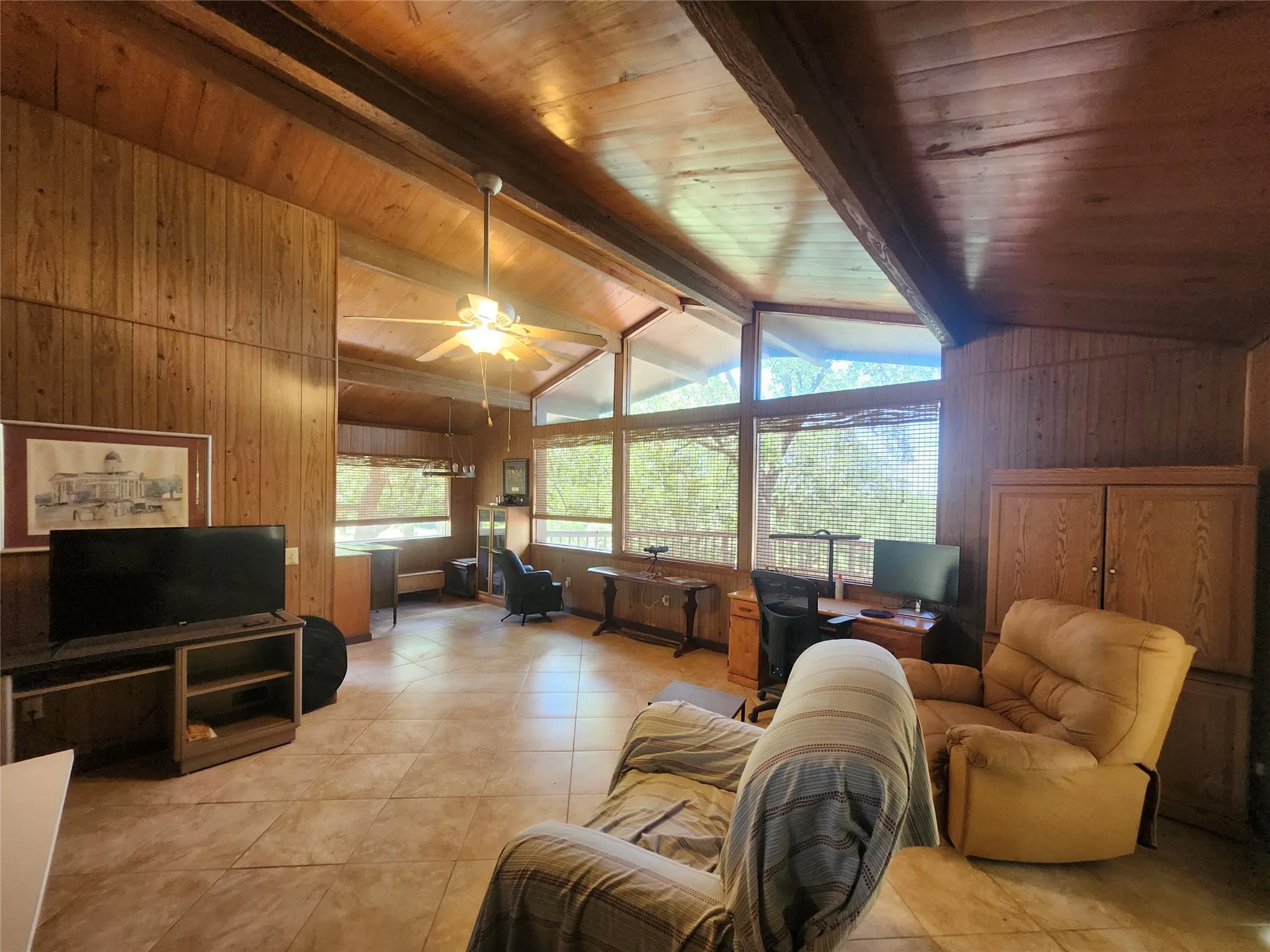 Single Family Residence For Sale in Montague County , 380 Nocona Drive, Nocona, Texas 76255, 3 Bedroom, 2 Bathroom, Garage spaces, 1,092 Sqft, built in 1977, Price $169,900, mls#21364050, Real Estate Agent in Nocona, Homes For Sale in Montague county, Homes For Sale in Nocona, Realtor in Nocona Texas, Real Estate Brokerage Independent Realty Texas, Luminita Cordes Realtor