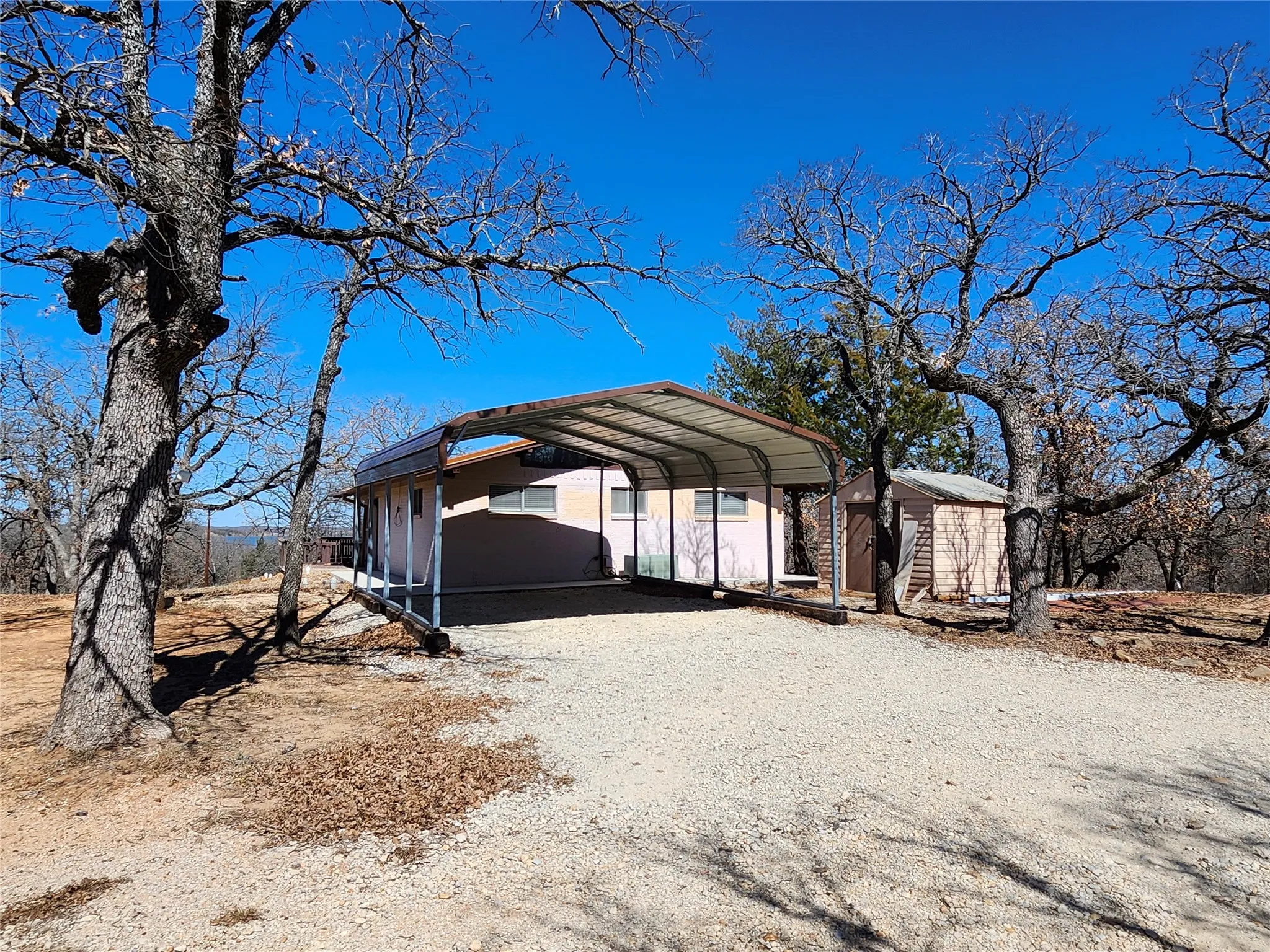 Single Family Residence For Sale in Montague County , 380 Nocona Drive, Nocona, Texas 76255, 3 Bedroom, 2 Bathroom, Garage spaces, 1,092 Sqft, built in 1977, Price $169,900, mls#21364050, Real Estate Agent in Nocona, Homes For Sale in Montague county, Homes For Sale in Nocona, Realtor in Nocona Texas, Real Estate Brokerage Independent Realty Texas, Luminita Cordes Realtor