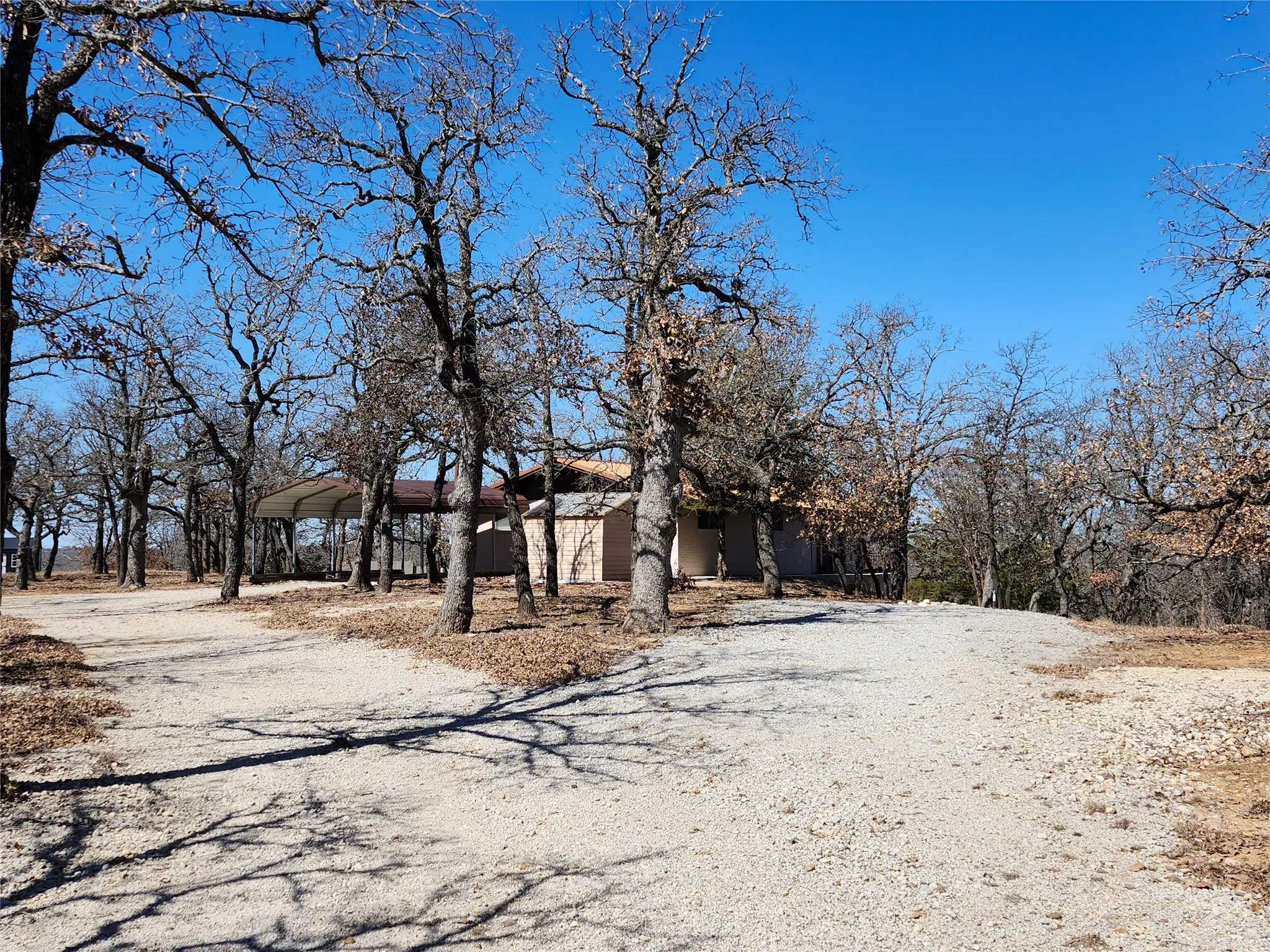 Single Family Residence For Sale in Montague County , 380 Nocona Drive, Nocona, Texas 76255, 3 Bedroom, 2 Bathroom, Garage spaces, 1,092 Sqft, built in 1977, Price $169,900, mls#21364050, Real Estate Agent in Nocona, Homes For Sale in Montague county, Homes For Sale in Nocona, Realtor in Nocona Texas, Real Estate Brokerage Independent Realty Texas, Luminita Cordes Realtor