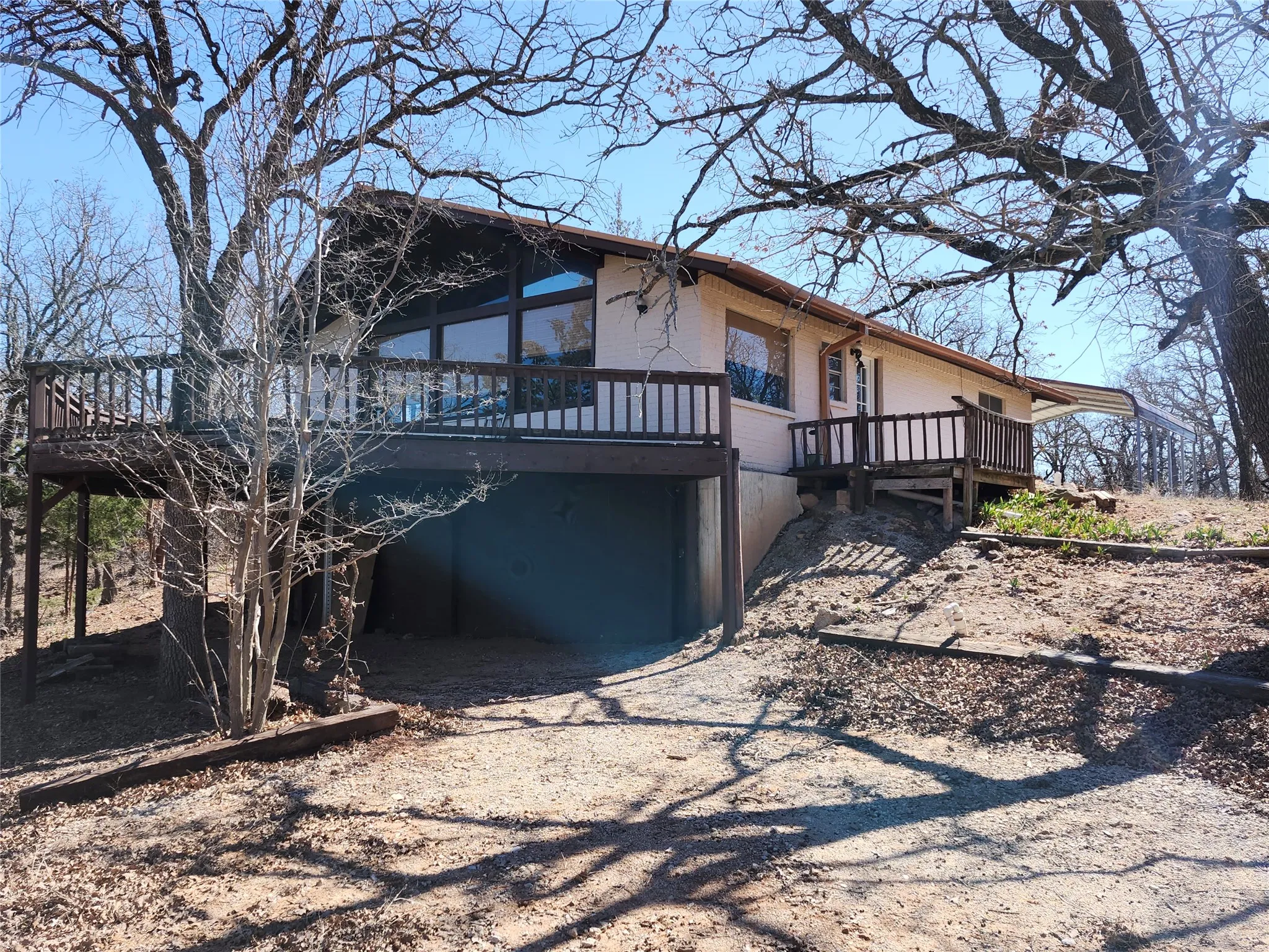 Single Family Residence For Sale in Montague County , 380 Nocona Drive, Nocona, Texas 76255, 3 Bedroom, 2 Bathroom, Garage spaces, 1,092 Sqft, built in 1977, Price $169,900, mls#21364050, Real Estate Agent in Nocona, Homes For Sale in Montague county, Homes For Sale in Nocona, Realtor in Nocona Texas, Real Estate Brokerage Independent Realty Texas, Luminita Cordes Realtor