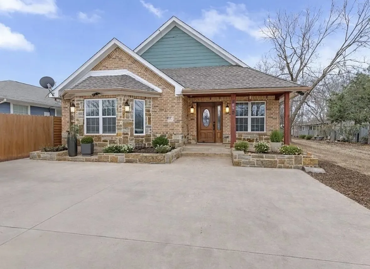 Single Family Residence For Sale in Grayson County , 812 E Mcgee Street, Sherman, Texas 75090, 3 Bedroom, 2 Bathroom, Garage spaces, 1,996 Sqft, built in 2020, mls#21364248, Real Estate Agent in Sherman, Homes For Sale in Grayson county, Homes For Sale in Sherman, Realtor in Sherman Texas, Real Estate Brokerage Independent Realty Texas, Luminita Cordes Realtor