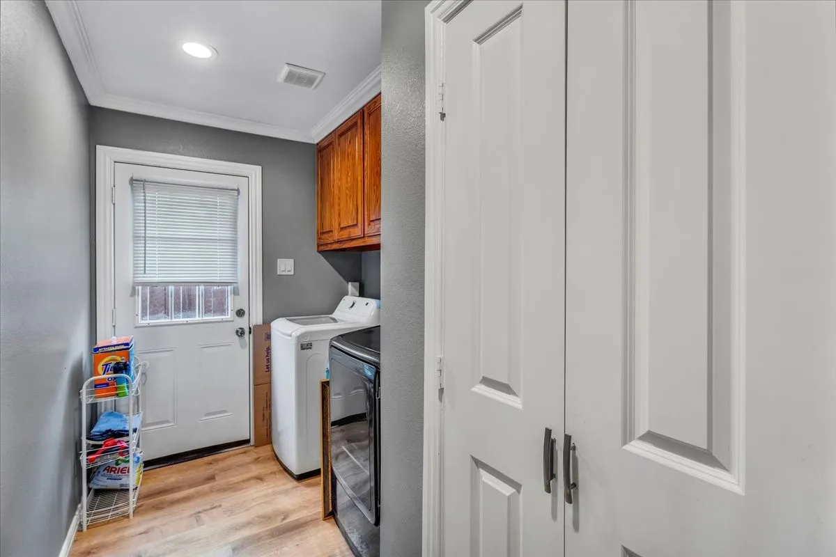 Single Family Residence For Sale in Grayson County , 812 E Mcgee Street, Sherman, Texas 75090, 3 Bedroom, 2 Bathroom, Garage spaces, 1,996 Sqft, built in 2020, mls#21364248, Real Estate Agent in Sherman, Homes For Sale in Grayson county, Homes For Sale in Sherman, Realtor in Sherman Texas, Real Estate Brokerage Independent Realty Texas, Luminita Cordes Realtor