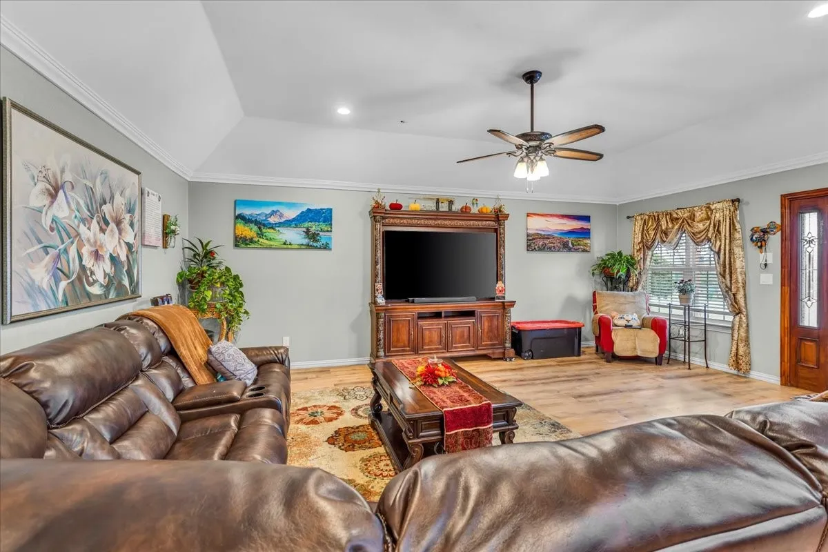Single Family Residence For Sale in Grayson County , 812 E Mcgee Street, Sherman, Texas 75090, 3 Bedroom, 2 Bathroom, Garage spaces, 1,996 Sqft, built in 2020, mls#21364248, Real Estate Agent in Sherman, Homes For Sale in Grayson county, Homes For Sale in Sherman, Realtor in Sherman Texas, Real Estate Brokerage Independent Realty Texas, Luminita Cordes Realtor
