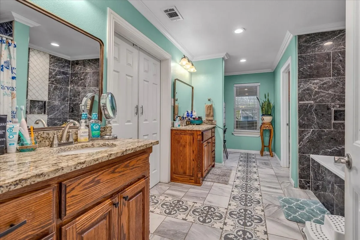 Single Family Residence For Sale in Grayson County , 812 E Mcgee Street, Sherman, Texas 75090, 3 Bedroom, 2 Bathroom, Garage spaces, 1,996 Sqft, built in 2020, mls#21364248, Real Estate Agent in Sherman, Homes For Sale in Grayson county, Homes For Sale in Sherman, Realtor in Sherman Texas, Real Estate Brokerage Independent Realty Texas, Luminita Cordes Realtor
