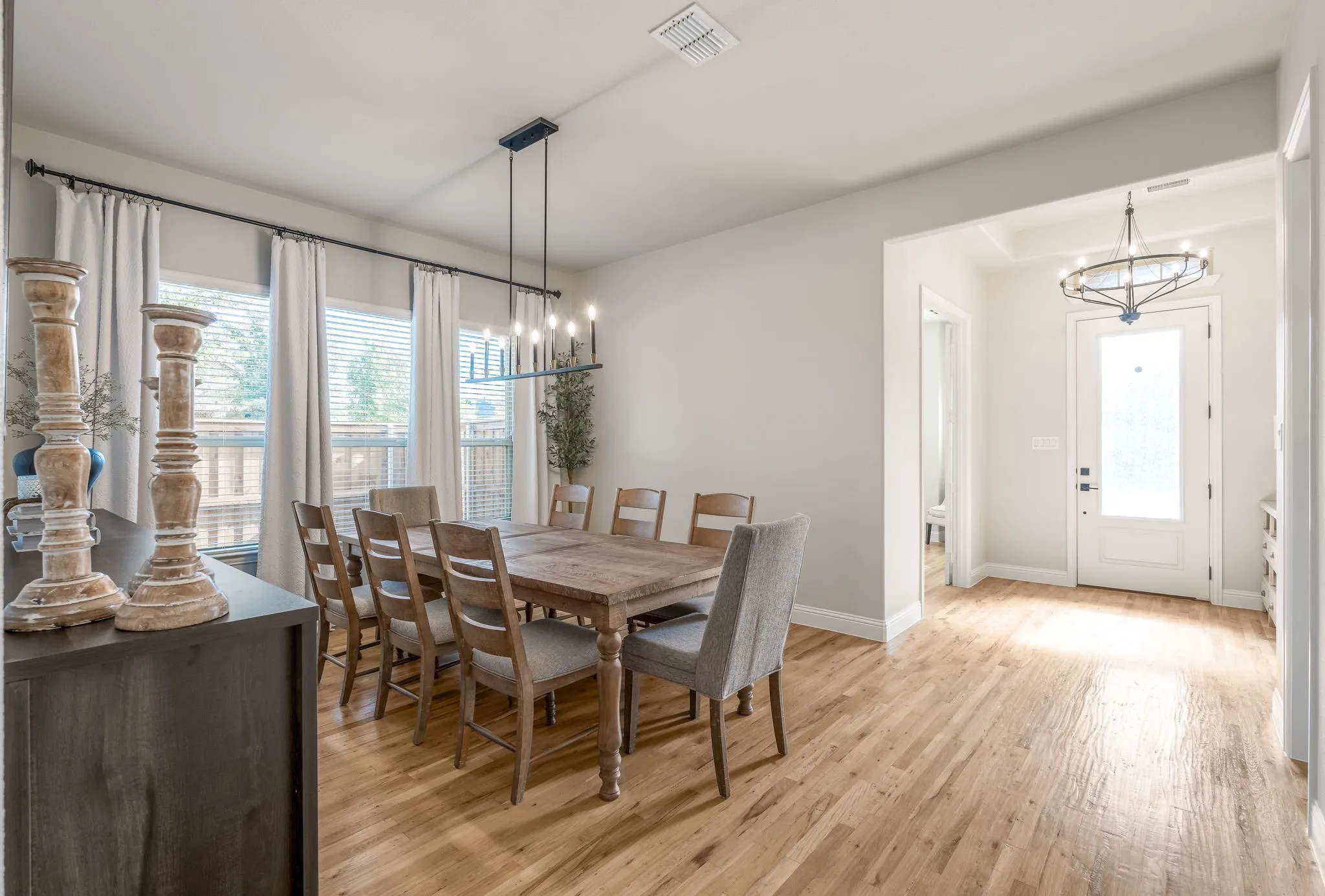 Single Family Residence For Sale in Collin County , 2602 Thayne Drive, Anna, Texas 75409, 4 Bedroom, 3 Bathroom, 3 Garage spaces, 2,515 Sqft, built in 2017, mls#21363133, Real Estate Agent in Anna, Homes For Sale in Collin county, Homes For Sale in Anna, Realtor in Anna Texas, Real Estate Brokerage Independent Realty Texas, Luminita Cordes Realtor