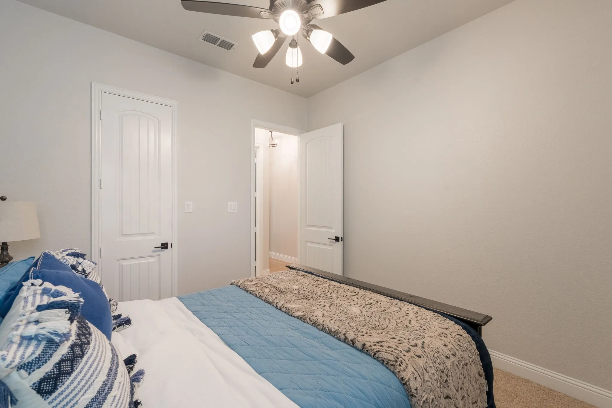 Single Family Residence For Sale in Collin County , 2602 Thayne Drive, Anna, Texas 75409, 4 Bedroom, 3 Bathroom, 3 Garage spaces, 2,515 Sqft, built in 2017, mls#21363133, Real Estate Agent in Anna, Homes For Sale in Collin county, Homes For Sale in Anna, Realtor in Anna Texas, Real Estate Brokerage Independent Realty Texas, Luminita Cordes Realtor