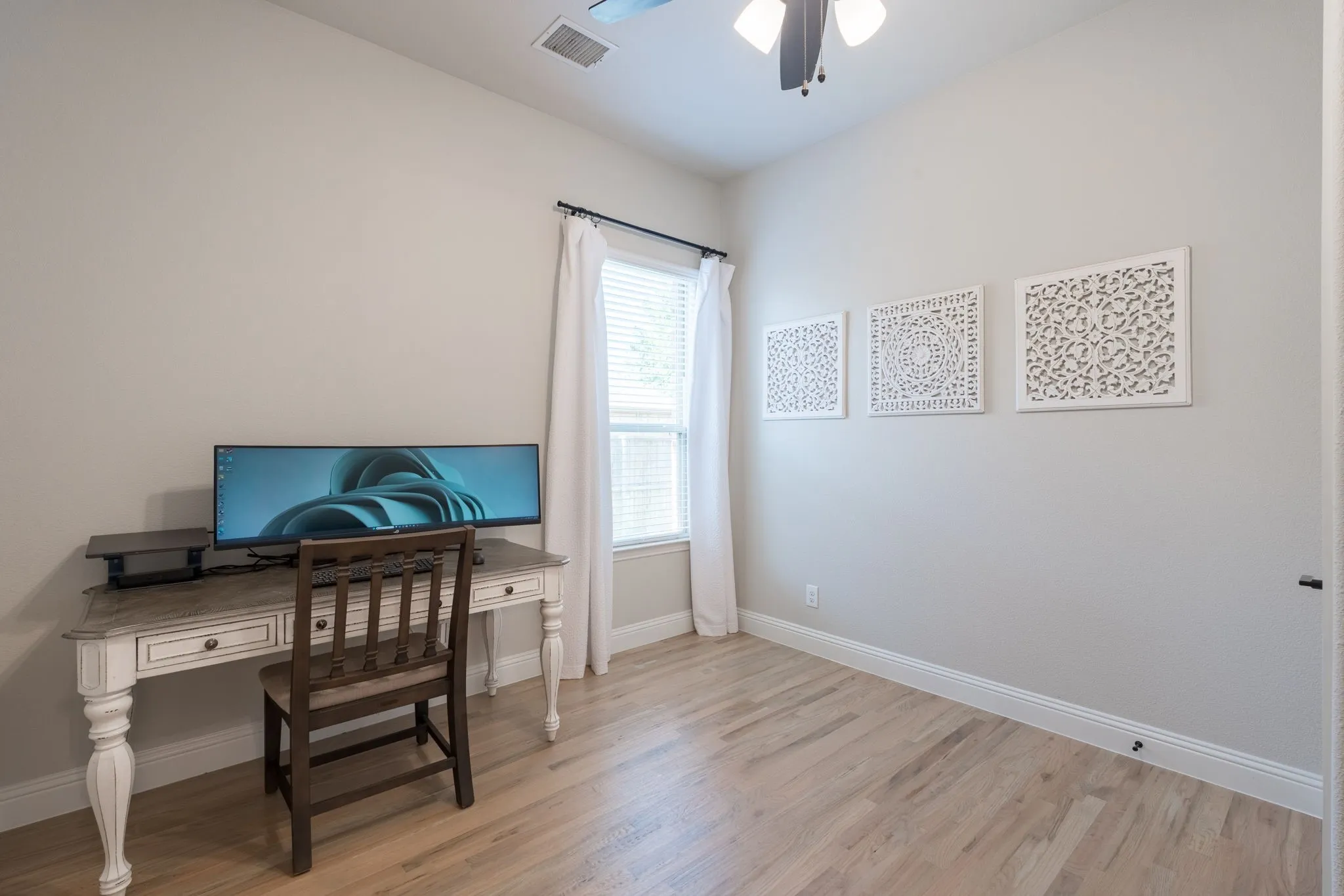 Single Family Residence For Sale in Collin County , 2602 Thayne Drive, Anna, Texas 75409, 4 Bedroom, 3 Bathroom, 3 Garage spaces, 2,515 Sqft, built in 2017, mls#21363133, Real Estate Agent in Anna, Homes For Sale in Collin county, Homes For Sale in Anna, Realtor in Anna Texas, Real Estate Brokerage Independent Realty Texas, Luminita Cordes Realtor