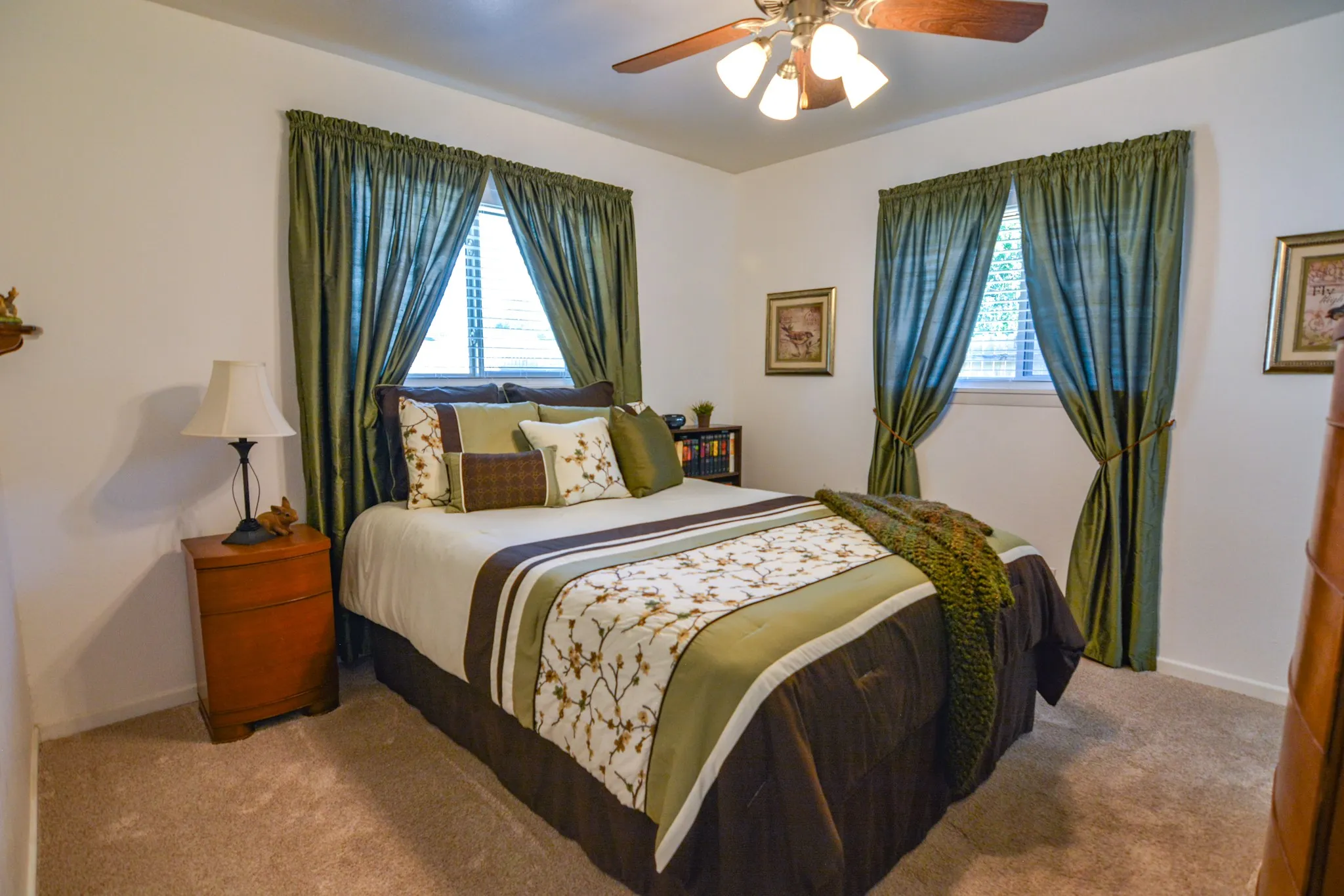 Single Family Residence For Sale in Johnson County , 1207 Lynnwood Drive, Cleburne, Texas 76033, 3 Bedroom, 2 Bathroom, 2 Garage spaces, 1,410 Sqft, built in 1969, mls#21364237, Real Estate Agent in Cleburne, Homes For Sale in Johnson county, Homes For Sale in Cleburne, Realtor in Cleburne Texas, Real Estate Brokerage Independent Realty Texas, Luminita Cordes Realtor