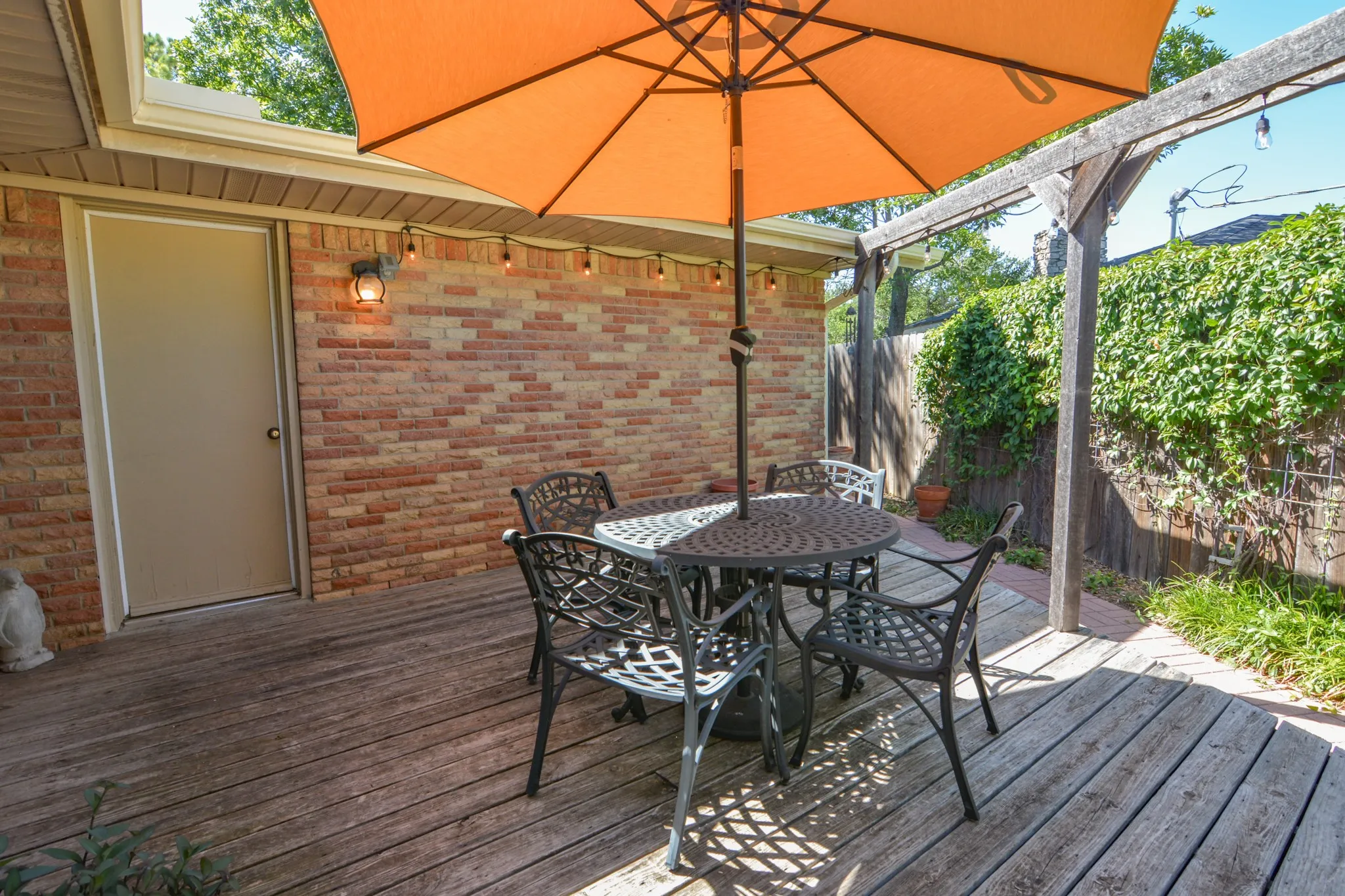 Single Family Residence For Sale in Johnson County , 1207 Lynnwood Drive, Cleburne, Texas 76033, 3 Bedroom, 2 Bathroom, 2 Garage spaces, 1,410 Sqft, built in 1969, mls#21364237, Real Estate Agent in Cleburne, Homes For Sale in Johnson county, Homes For Sale in Cleburne, Realtor in Cleburne Texas, Real Estate Brokerage Independent Realty Texas, Luminita Cordes Realtor