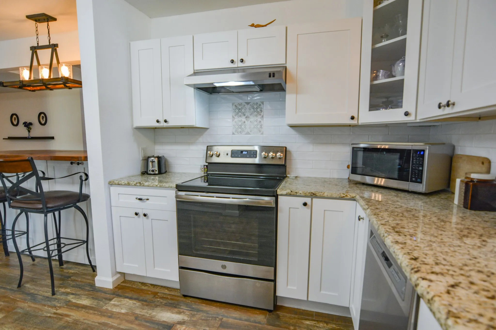 Single Family Residence For Sale in Johnson County , 1207 Lynnwood Drive, Cleburne, Texas 76033, 3 Bedroom, 2 Bathroom, 2 Garage spaces, 1,410 Sqft, built in 1969, mls#21364237, Real Estate Agent in Cleburne, Homes For Sale in Johnson county, Homes For Sale in Cleburne, Realtor in Cleburne Texas, Real Estate Brokerage Independent Realty Texas, Luminita Cordes Realtor