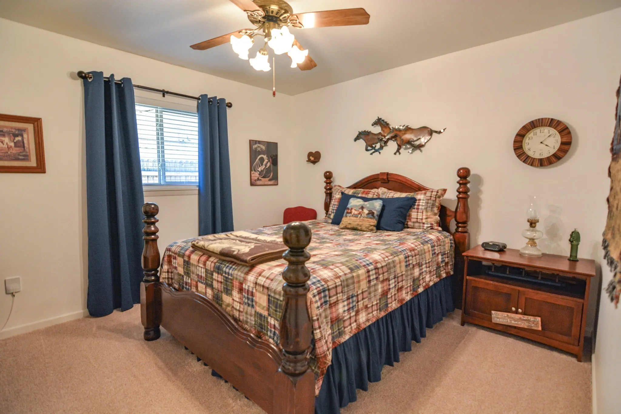Single Family Residence For Sale in Johnson County , 1207 Lynnwood Drive, Cleburne, Texas 76033, 3 Bedroom, 2 Bathroom, 2 Garage spaces, 1,410 Sqft, built in 1969, mls#21364237, Real Estate Agent in Cleburne, Homes For Sale in Johnson county, Homes For Sale in Cleburne, Realtor in Cleburne Texas, Real Estate Brokerage Independent Realty Texas, Luminita Cordes Realtor