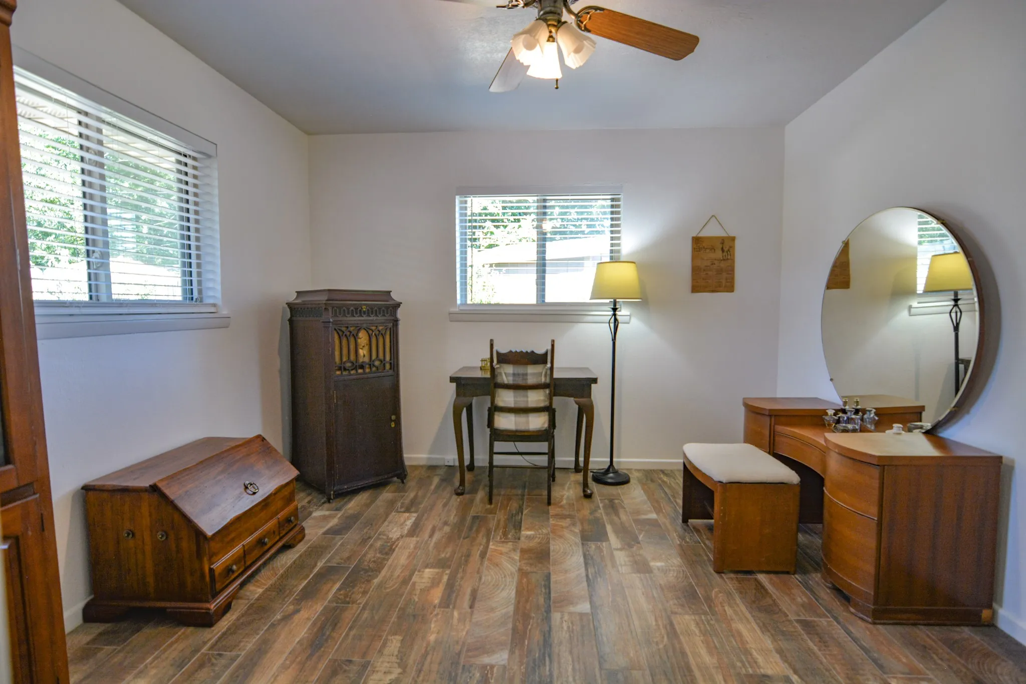 Single Family Residence For Sale in Johnson County , 1207 Lynnwood Drive, Cleburne, Texas 76033, 3 Bedroom, 2 Bathroom, 2 Garage spaces, 1,410 Sqft, built in 1969, mls#21364237, Real Estate Agent in Cleburne, Homes For Sale in Johnson county, Homes For Sale in Cleburne, Realtor in Cleburne Texas, Real Estate Brokerage Independent Realty Texas, Luminita Cordes Realtor