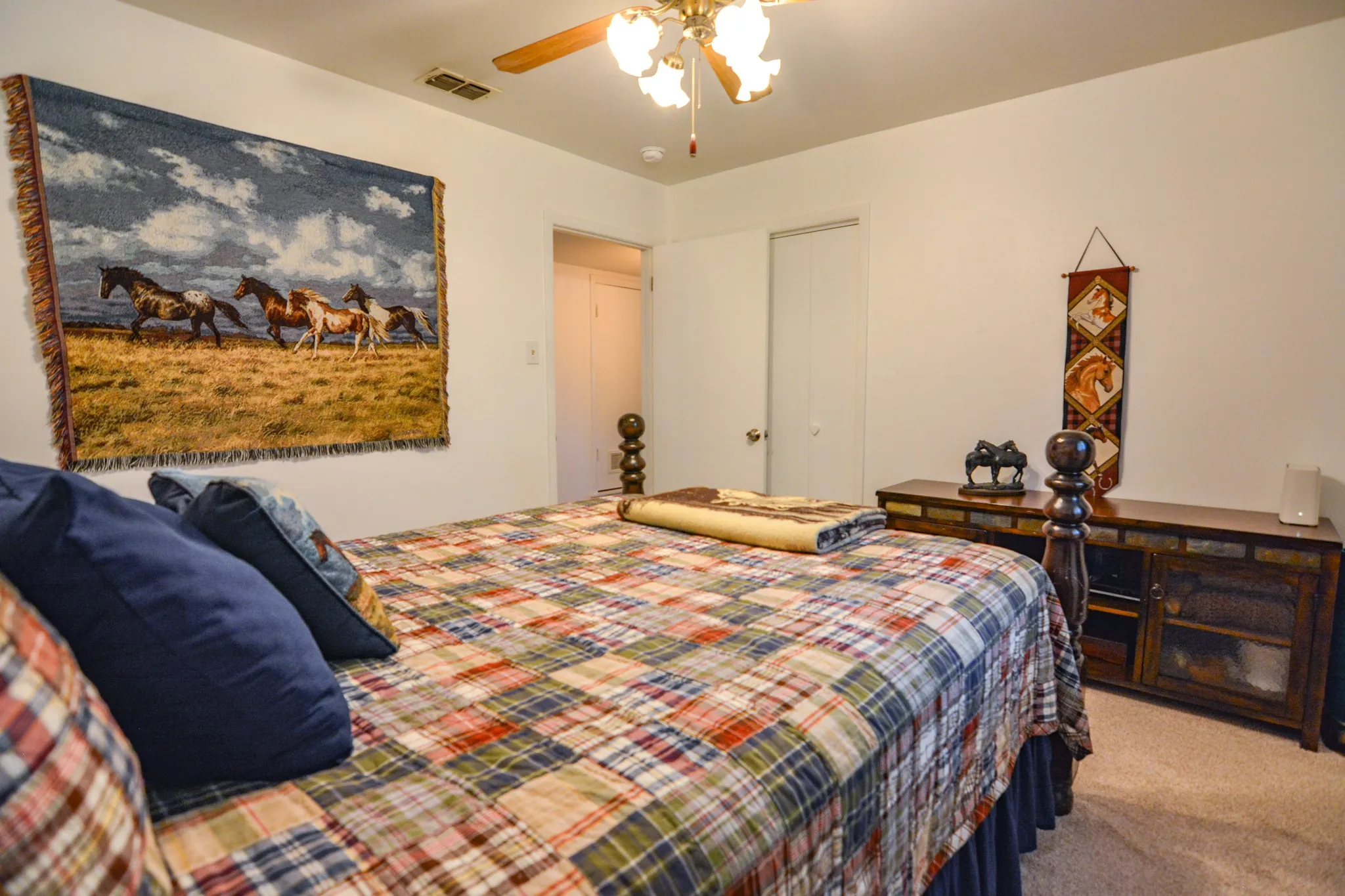 Single Family Residence For Sale in Johnson County , 1207 Lynnwood Drive, Cleburne, Texas 76033, 3 Bedroom, 2 Bathroom, 2 Garage spaces, 1,410 Sqft, built in 1969, mls#21364237, Real Estate Agent in Cleburne, Homes For Sale in Johnson county, Homes For Sale in Cleburne, Realtor in Cleburne Texas, Real Estate Brokerage Independent Realty Texas, Luminita Cordes Realtor