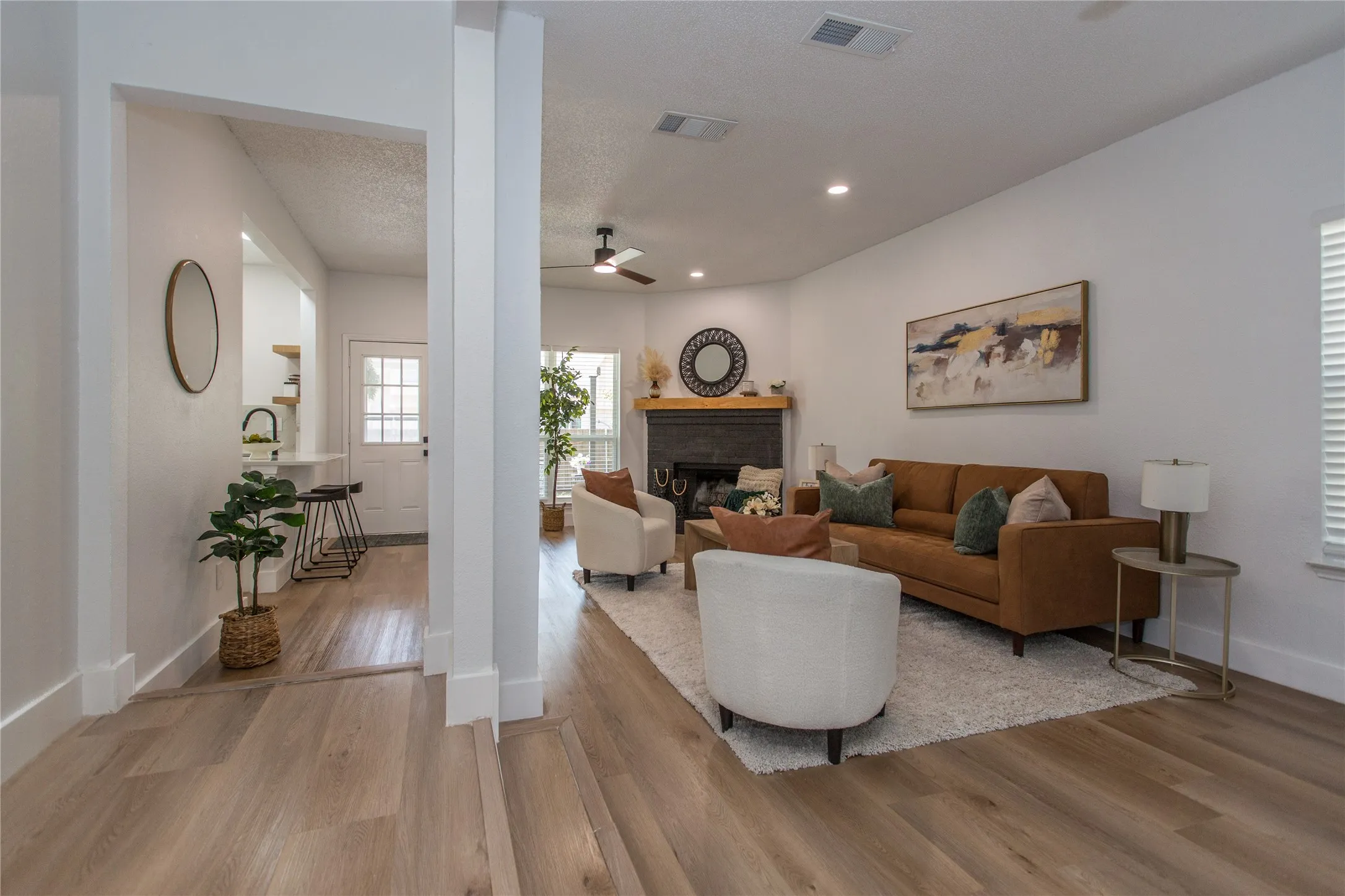 Single Family Residence For Sale in Tarrant County , 1704 Brookarbor Court, Arlington, Texas 76018, 4 Bedroom, 3 Bathroom, 2 Garage spaces, 1,977 Sqft, built in 1996, mls#21359124, Real Estate Agent in Arlington, Homes For Sale in Tarrant county, Homes For Sale in Arlington, Realtor in Arlington Texas, Real Estate Brokerage Independent Realty Texas, Luminita Cordes Realtor
