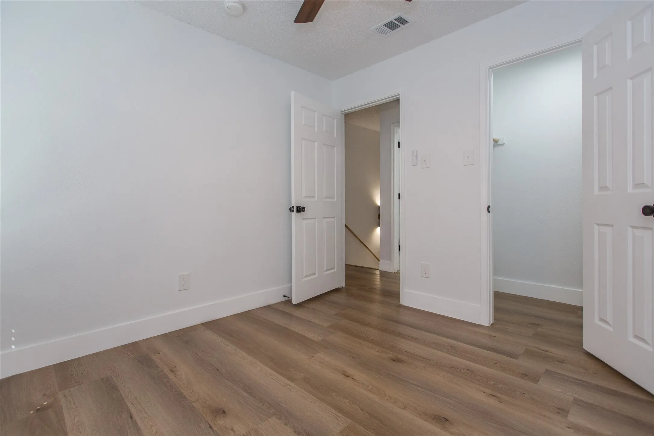 Single Family Residence For Sale in Tarrant County , 1704 Brookarbor Court, Arlington, Texas 76018, 4 Bedroom, 3 Bathroom, 2 Garage spaces, 1,977 Sqft, built in 1996, mls#21359124, Real Estate Agent in Arlington, Homes For Sale in Tarrant county, Homes For Sale in Arlington, Realtor in Arlington Texas, Real Estate Brokerage Independent Realty Texas, Luminita Cordes Realtor