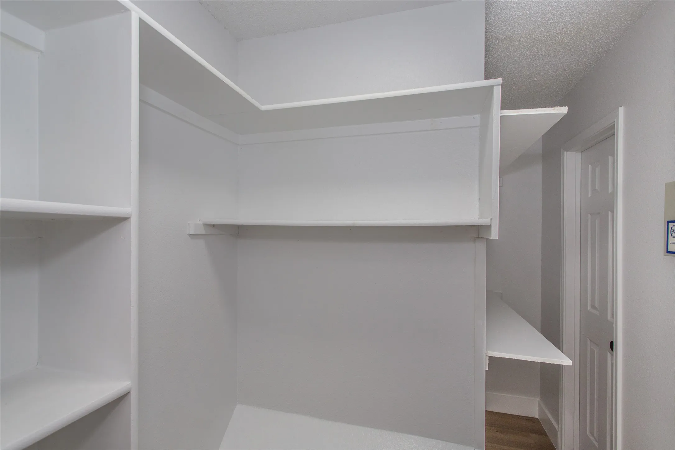 Single Family Residence For Sale in Tarrant County , 1704 Brookarbor Court, Arlington, Texas 76018, 4 Bedroom, 3 Bathroom, 2 Garage spaces, 1,977 Sqft, built in 1996, mls#21359124, Real Estate Agent in Arlington, Homes For Sale in Tarrant county, Homes For Sale in Arlington, Realtor in Arlington Texas, Real Estate Brokerage Independent Realty Texas, Luminita Cordes Realtor