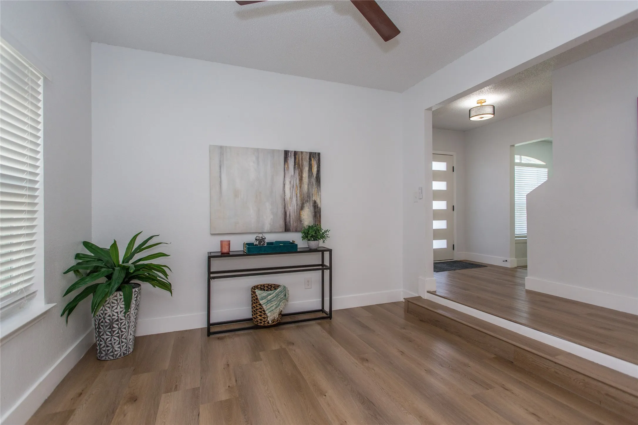 Single Family Residence For Sale in Tarrant County , 1704 Brookarbor Court, Arlington, Texas 76018, 4 Bedroom, 3 Bathroom, 2 Garage spaces, 1,977 Sqft, built in 1996, mls#21359124, Real Estate Agent in Arlington, Homes For Sale in Tarrant county, Homes For Sale in Arlington, Realtor in Arlington Texas, Real Estate Brokerage Independent Realty Texas, Luminita Cordes Realtor