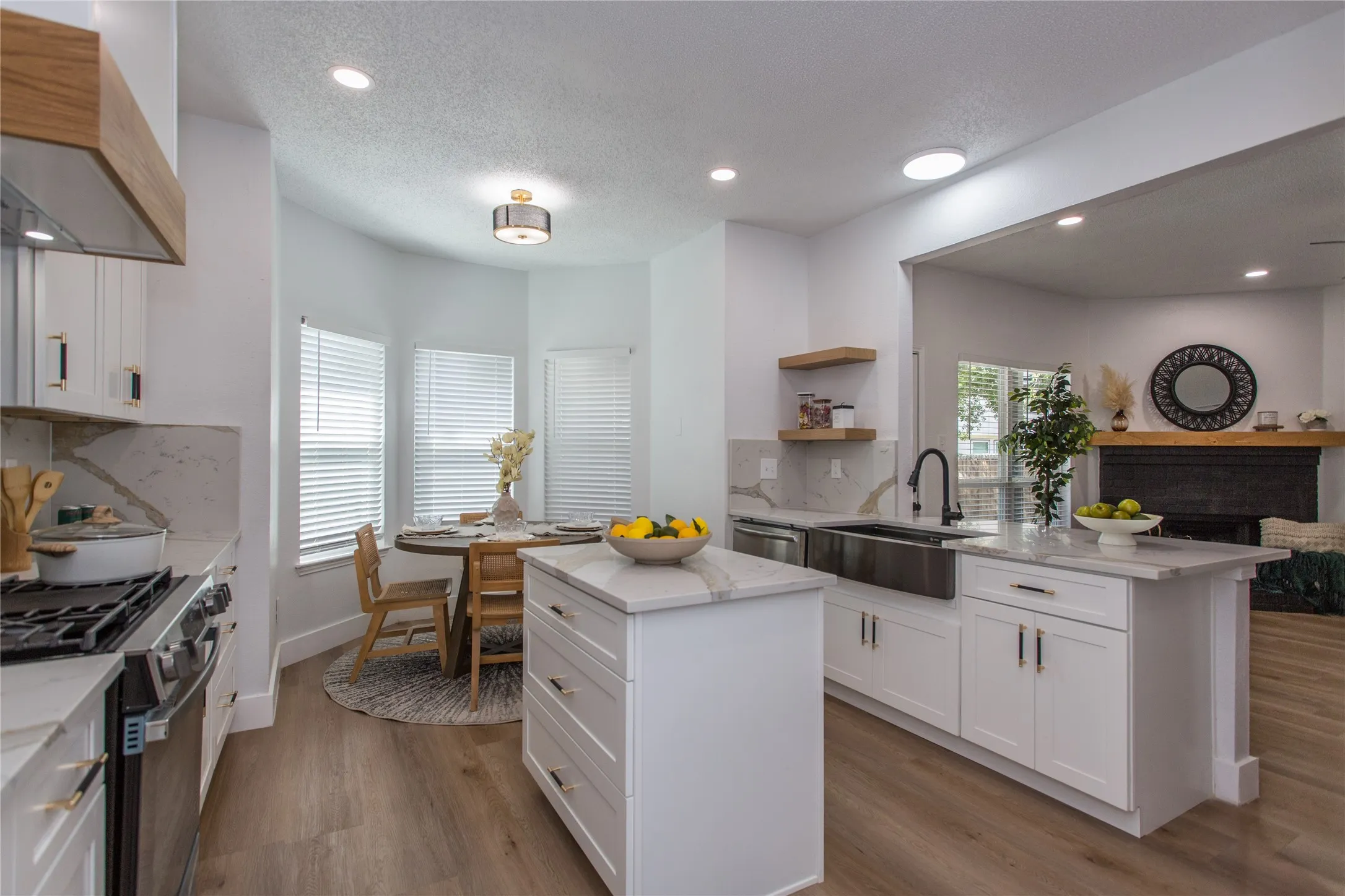 Single Family Residence For Sale in Tarrant County , 1704 Brookarbor Court, Arlington, Texas 76018, 4 Bedroom, 3 Bathroom, 2 Garage spaces, 1,977 Sqft, built in 1996, mls#21359124, Real Estate Agent in Arlington, Homes For Sale in Tarrant county, Homes For Sale in Arlington, Realtor in Arlington Texas, Real Estate Brokerage Independent Realty Texas, Luminita Cordes Realtor