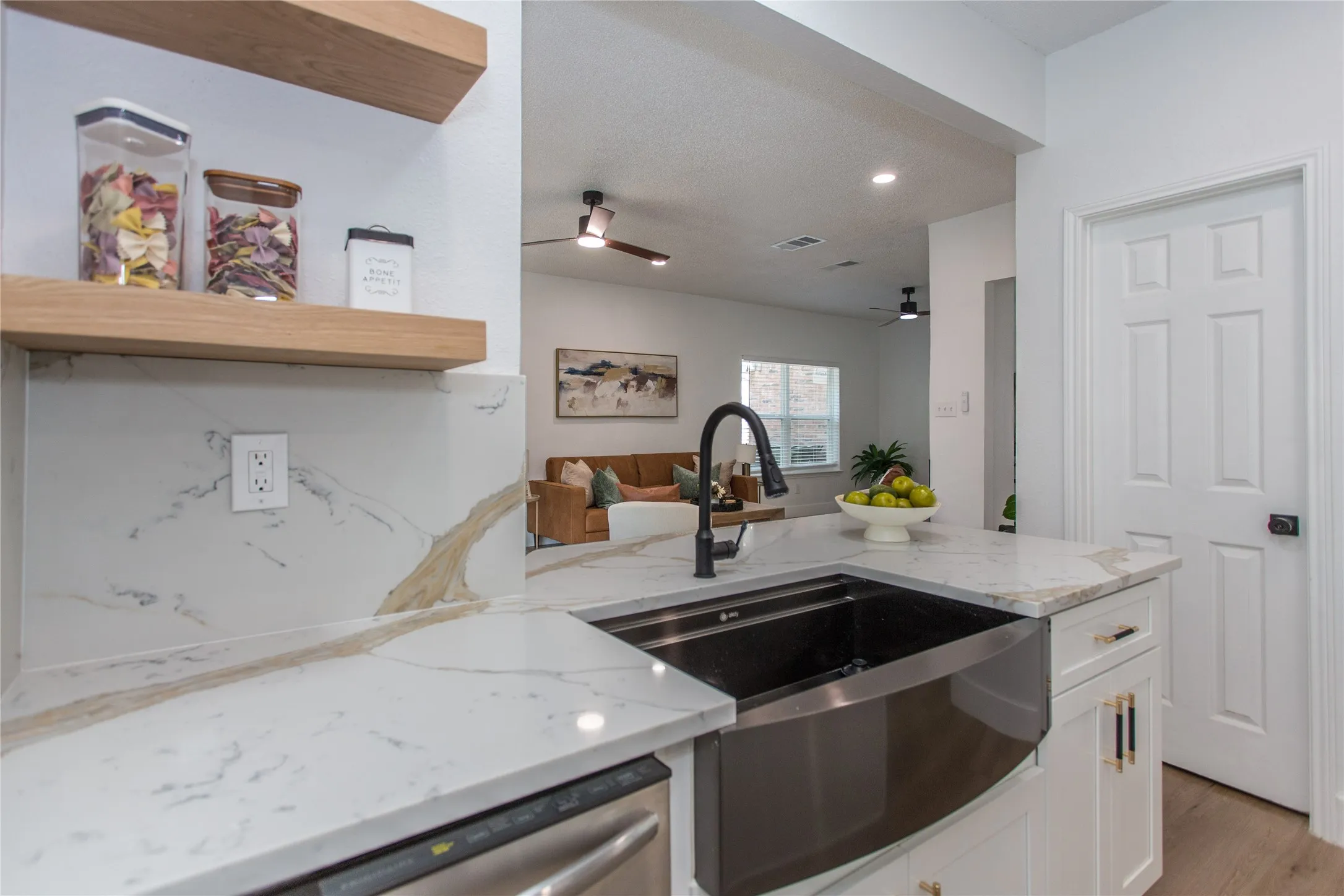 Single Family Residence For Sale in Tarrant County , 1704 Brookarbor Court, Arlington, Texas 76018, 4 Bedroom, 3 Bathroom, 2 Garage spaces, 1,977 Sqft, built in 1996, mls#21359124, Real Estate Agent in Arlington, Homes For Sale in Tarrant county, Homes For Sale in Arlington, Realtor in Arlington Texas, Real Estate Brokerage Independent Realty Texas, Luminita Cordes Realtor