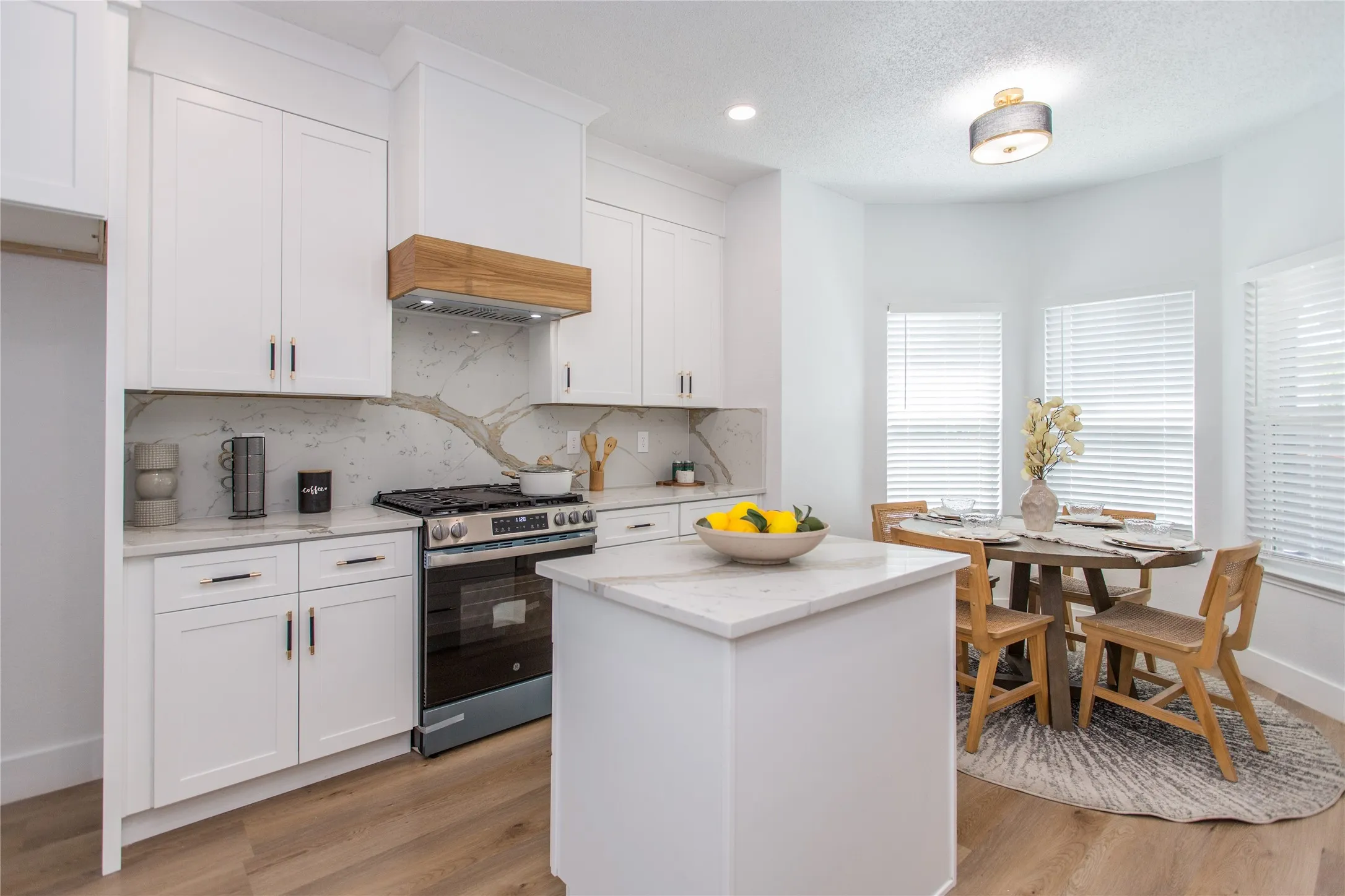 Single Family Residence For Sale in Tarrant County , 1704 Brookarbor Court, Arlington, Texas 76018, 4 Bedroom, 3 Bathroom, 2 Garage spaces, 1,977 Sqft, built in 1996, mls#21359124, Real Estate Agent in Arlington, Homes For Sale in Tarrant county, Homes For Sale in Arlington, Realtor in Arlington Texas, Real Estate Brokerage Independent Realty Texas, Luminita Cordes Realtor