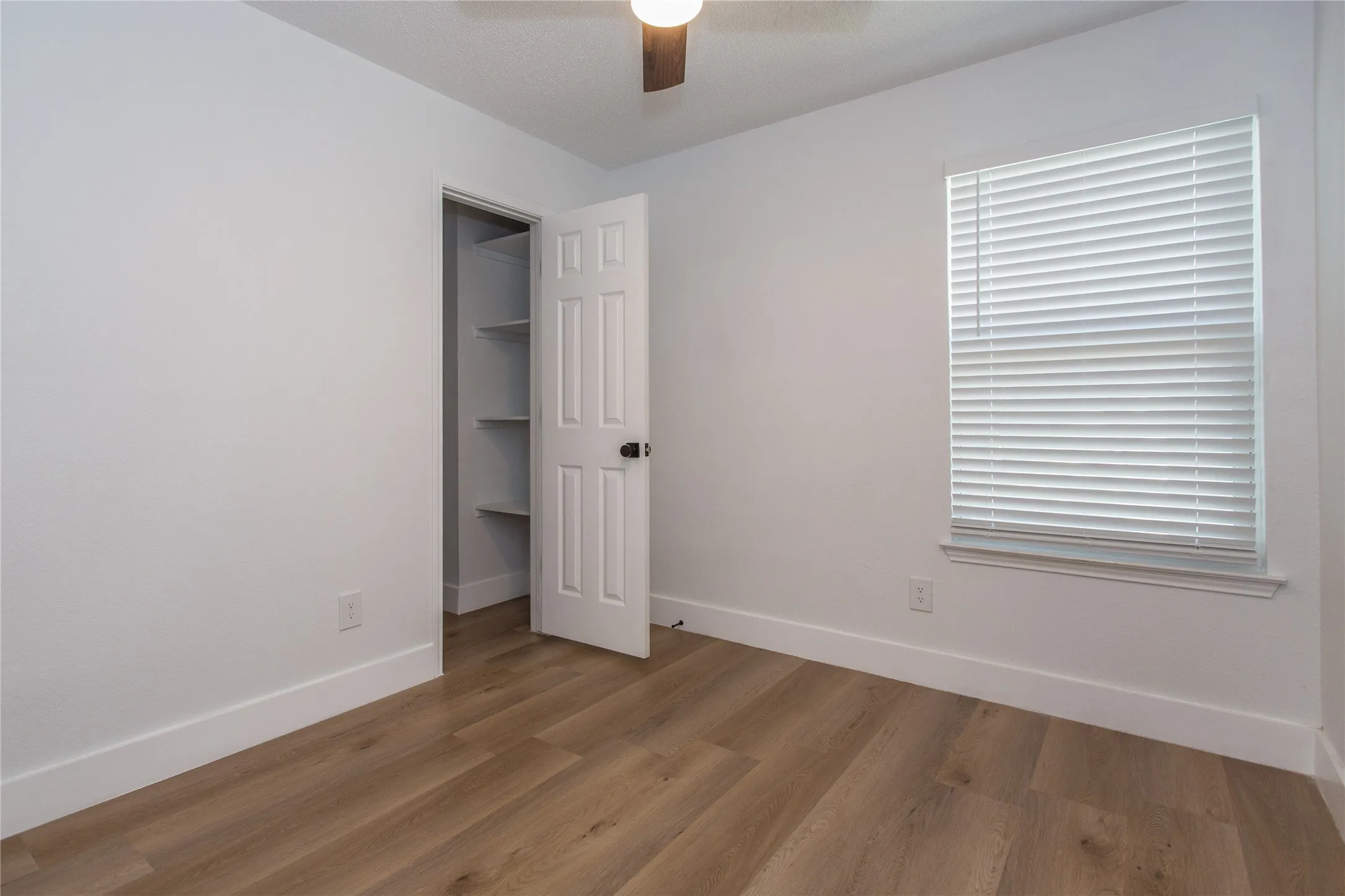 Single Family Residence For Sale in Tarrant County , 1704 Brookarbor Court, Arlington, Texas 76018, 4 Bedroom, 3 Bathroom, 2 Garage spaces, 1,977 Sqft, built in 1996, mls#21359124, Real Estate Agent in Arlington, Homes For Sale in Tarrant county, Homes For Sale in Arlington, Realtor in Arlington Texas, Real Estate Brokerage Independent Realty Texas, Luminita Cordes Realtor