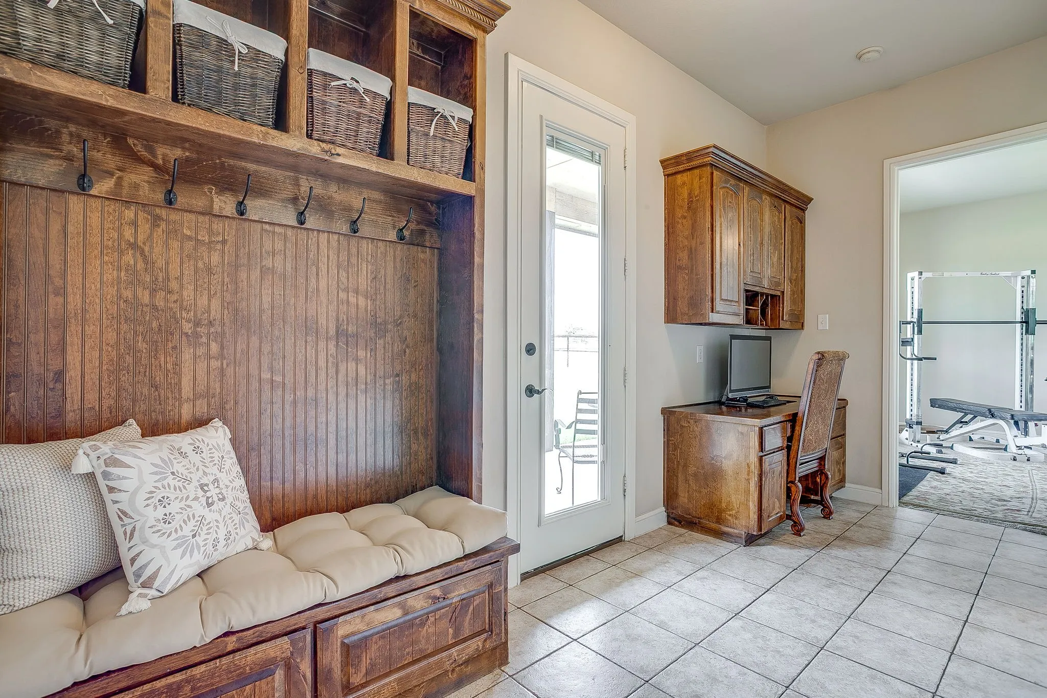 Single Family Residence For Sale in Tarrant County , 13041 Stacey Valley Drive, Azle, Texas 76020, 4 Bedroom, 3 Bathroom, 3 Garage spaces, 2,778 Sqft, built in 2006, mls#21360141, Real Estate Agent in Azle, Homes For Sale in Tarrant county, Homes For Sale in Azle, Realtor in Azle Texas, Real Estate Brokerage Independent Realty Texas, Luminita Cordes Realtor
