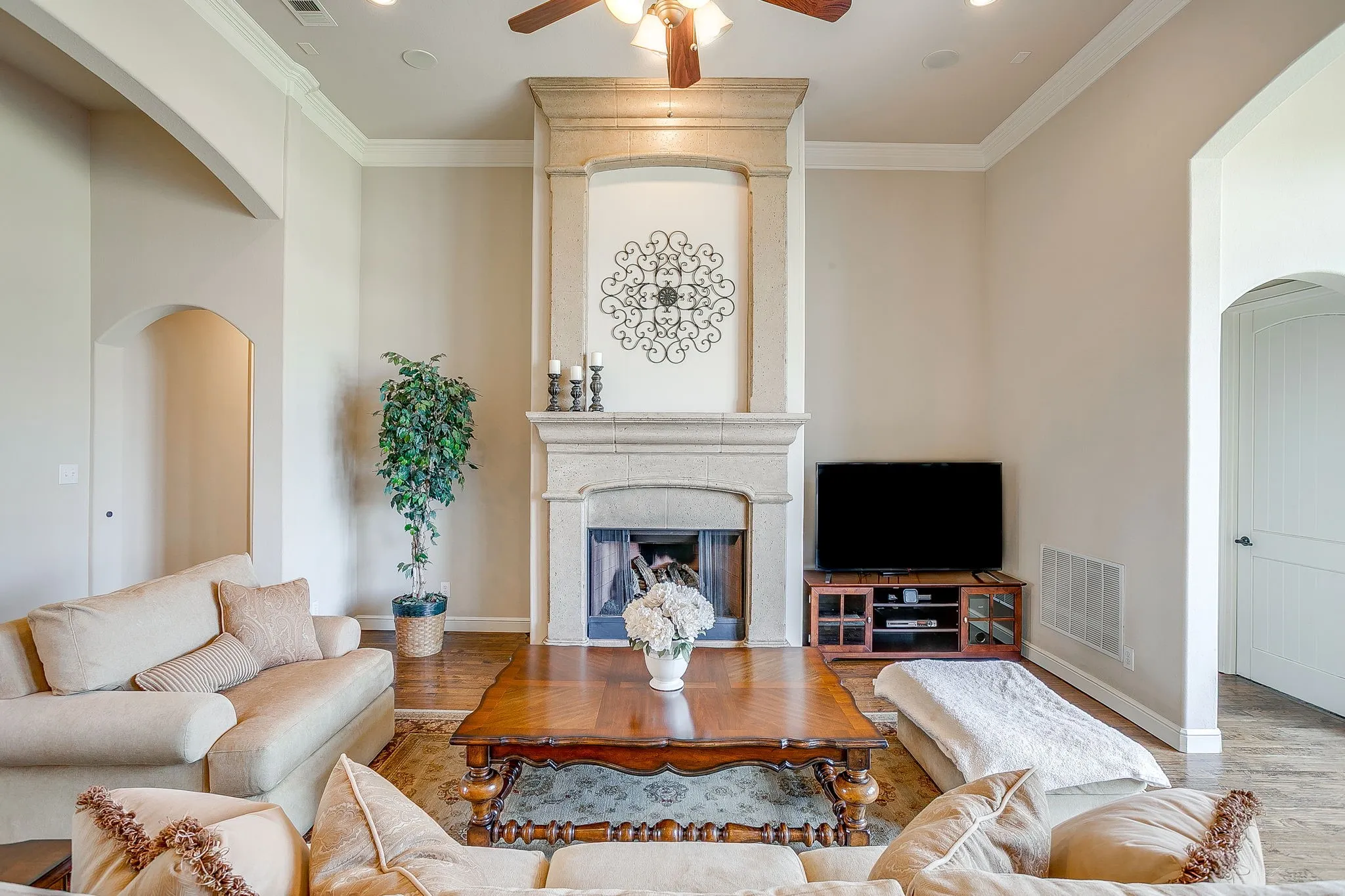 Single Family Residence For Sale in Tarrant County , 13041 Stacey Valley Drive, Azle, Texas 76020, 4 Bedroom, 3 Bathroom, 3 Garage spaces, 2,778 Sqft, built in 2006, mls#21360141, Real Estate Agent in Azle, Homes For Sale in Tarrant county, Homes For Sale in Azle, Realtor in Azle Texas, Real Estate Brokerage Independent Realty Texas, Luminita Cordes Realtor