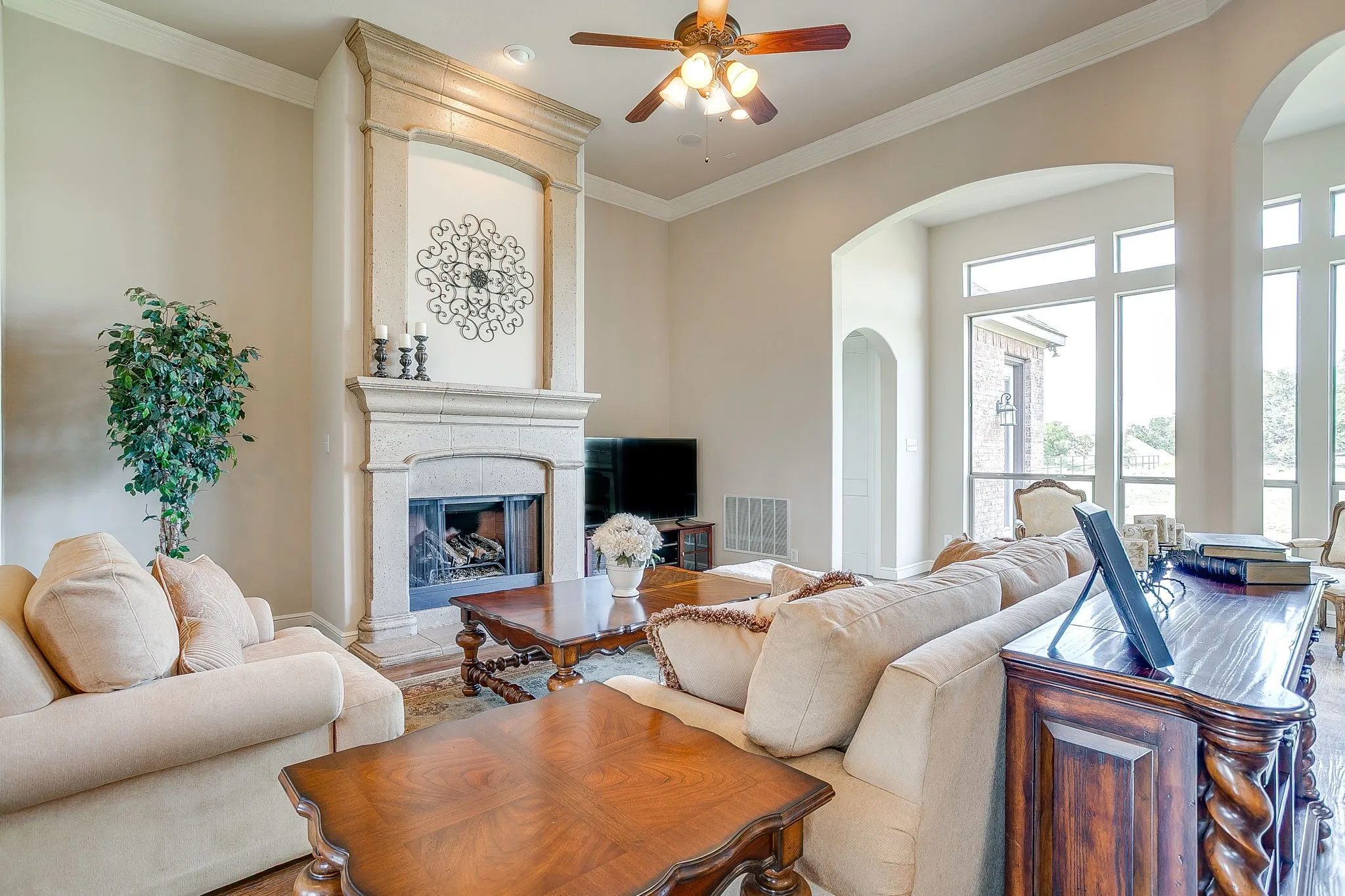 Single Family Residence For Sale in Tarrant County , 13041 Stacey Valley Drive, Azle, Texas 76020, 4 Bedroom, 3 Bathroom, 3 Garage spaces, 2,778 Sqft, built in 2006, mls#21360141, Real Estate Agent in Azle, Homes For Sale in Tarrant county, Homes For Sale in Azle, Realtor in Azle Texas, Real Estate Brokerage Independent Realty Texas, Luminita Cordes Realtor
